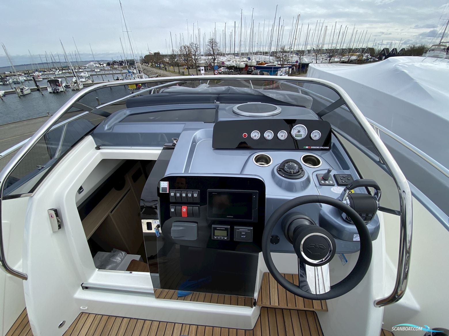 Cranchi E30 Endurance (2021) YDERLIGERE NEDSAT