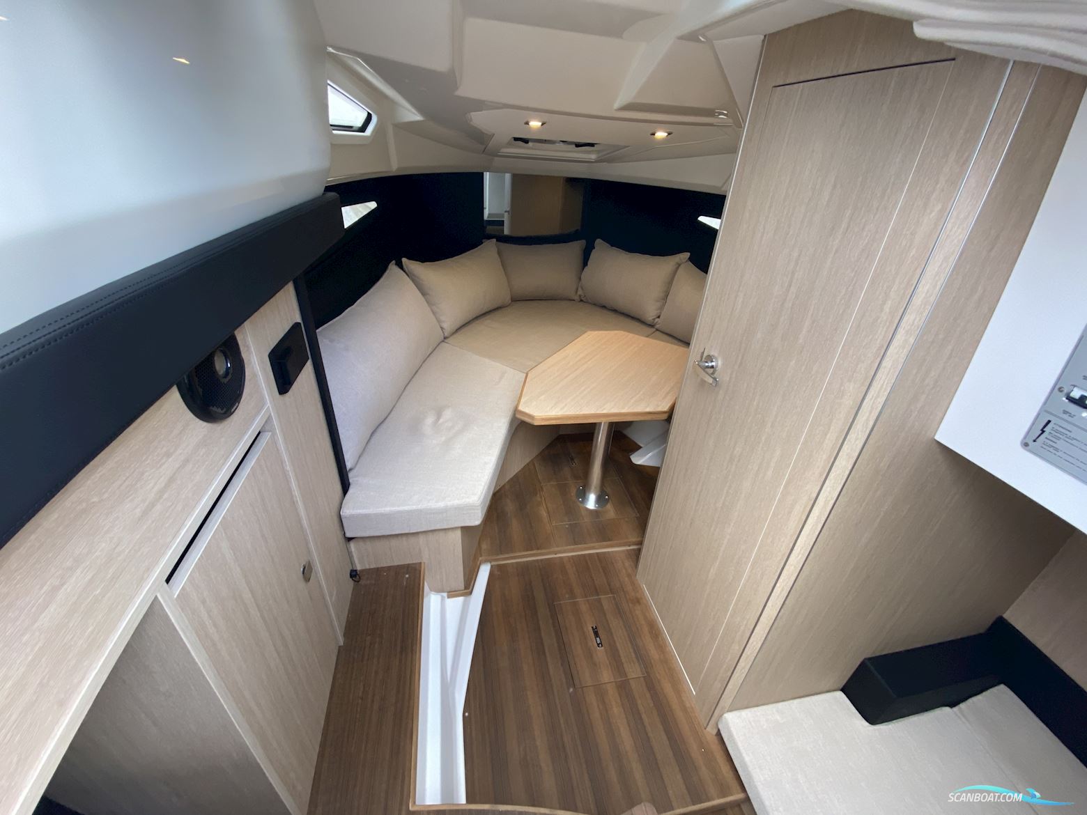 Cranchi E30 Endurance (2021) YDERLIGERE NEDSAT