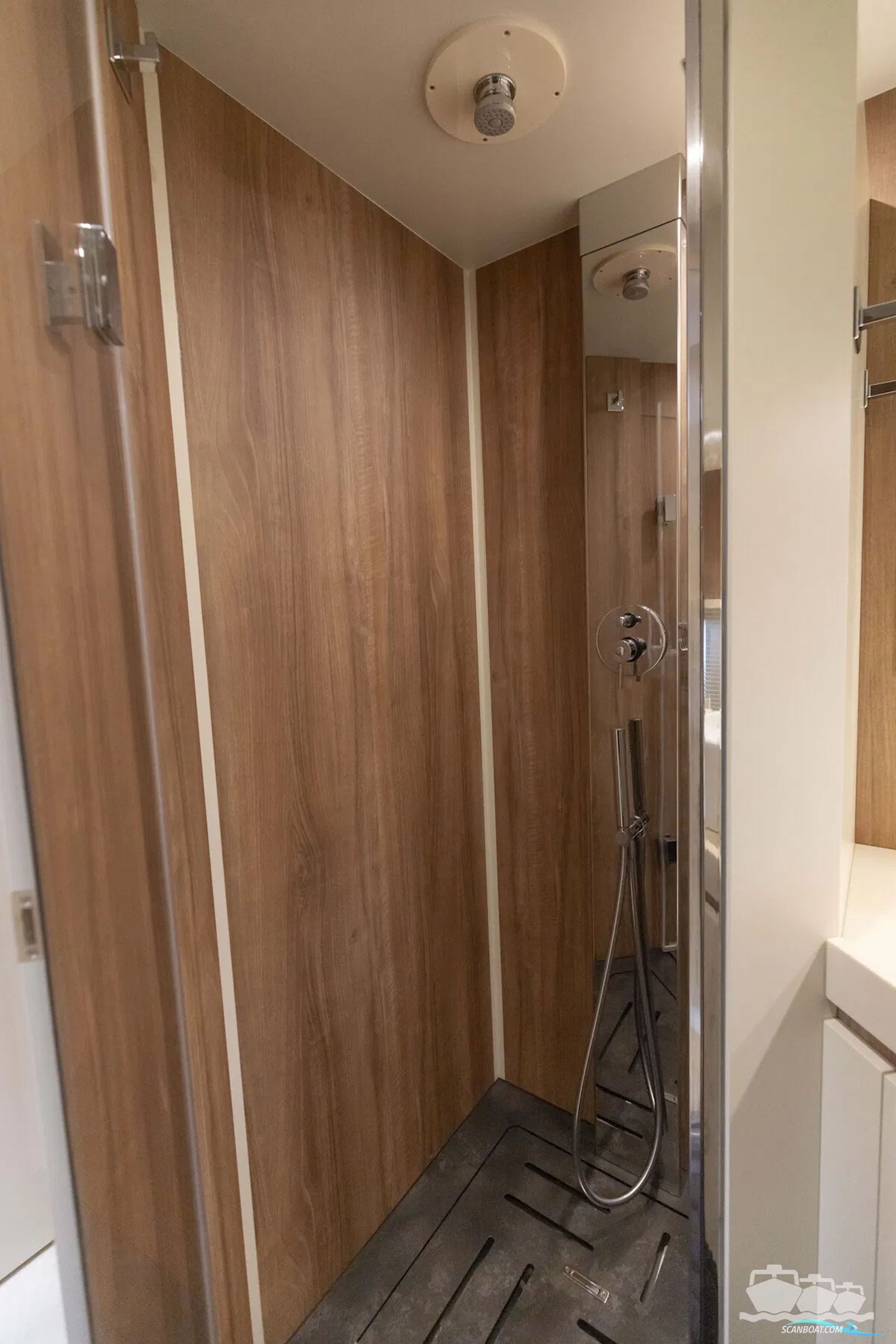 Cranchi Eco Trawler 43 Long Distance