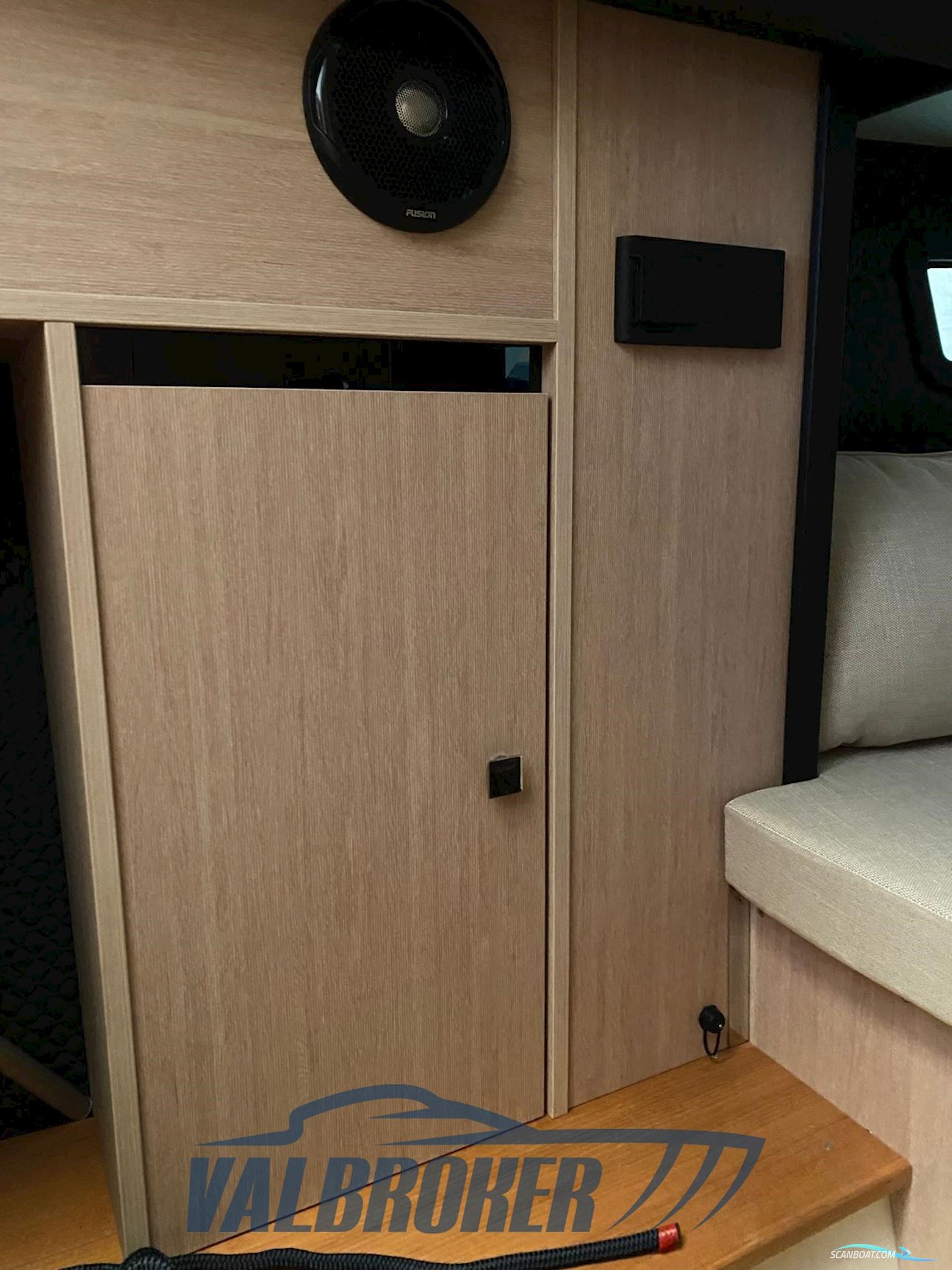 Cranchi Endurance 30