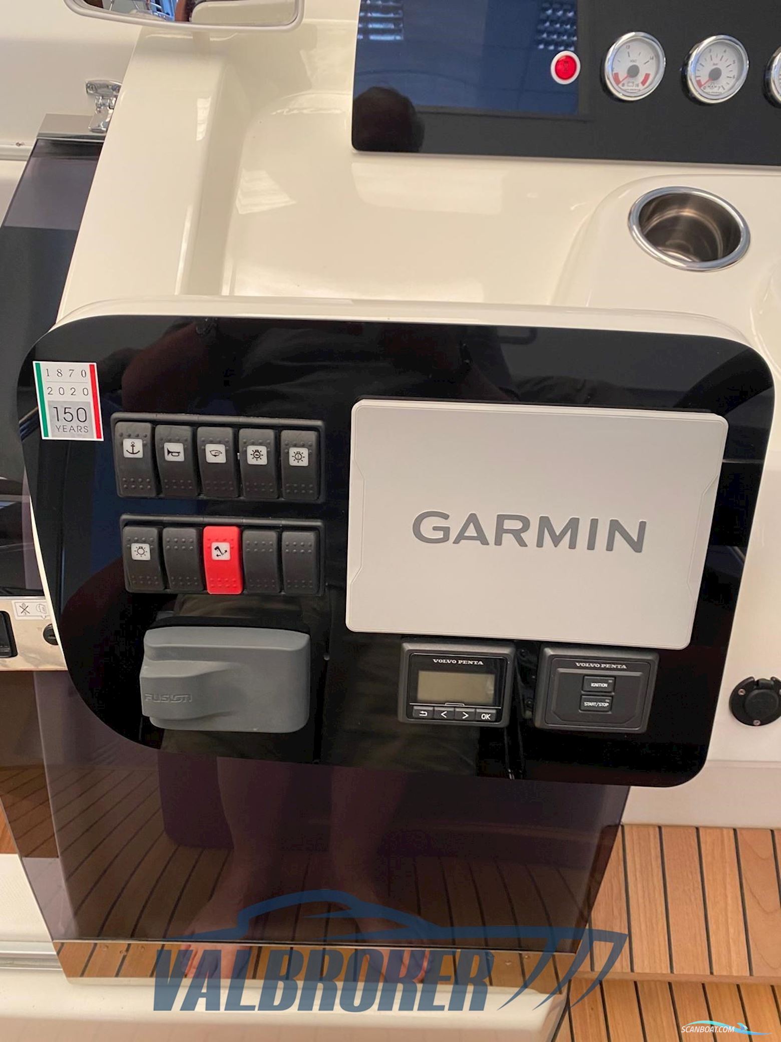 Cranchi Endurance 30
