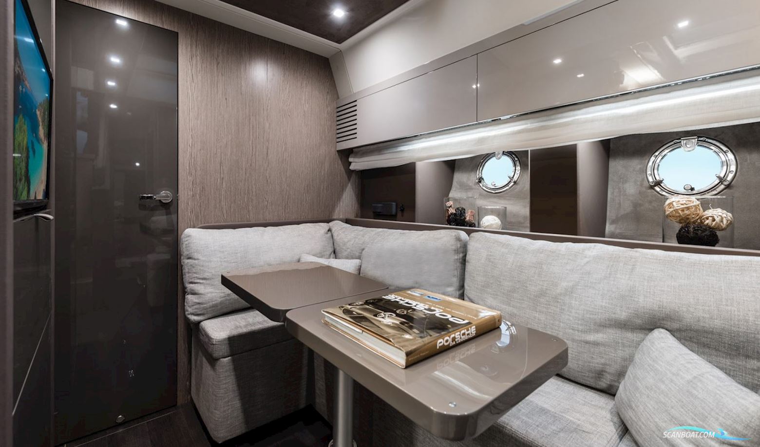 Cranchi M44 HT - preorder fra