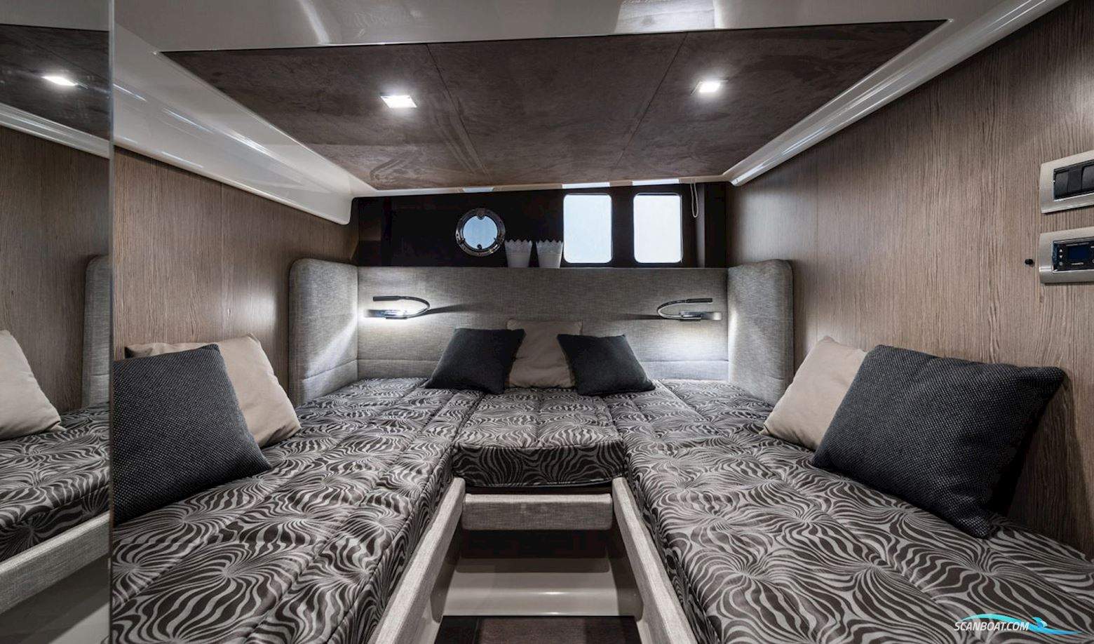 Cranchi M44 HT - preorder fra