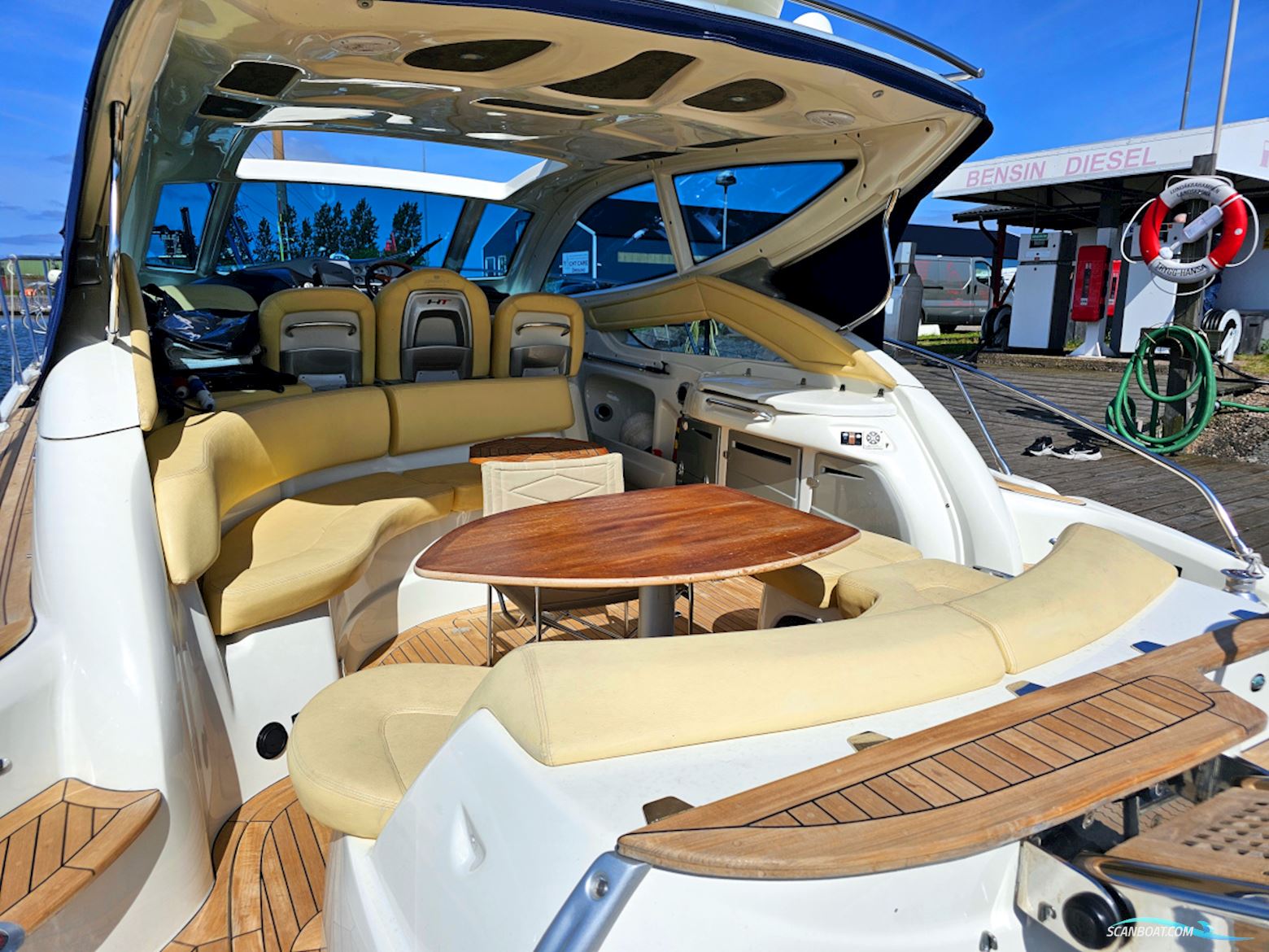 Cranchi Mediterranee 43 HT Volvo Penta IPS-600