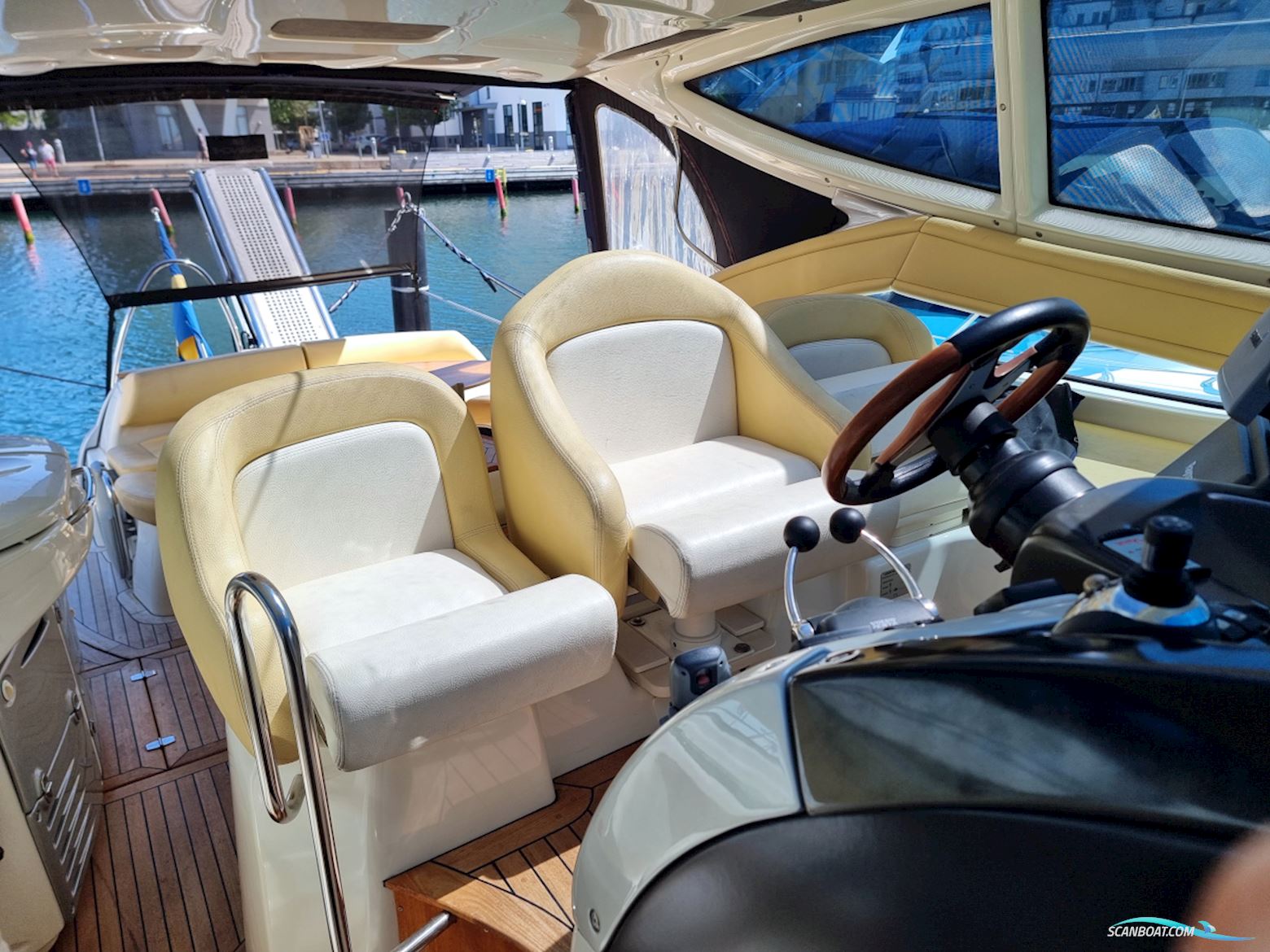 Cranchi Mediterranee 43 HT Volvo Penta IPS-600