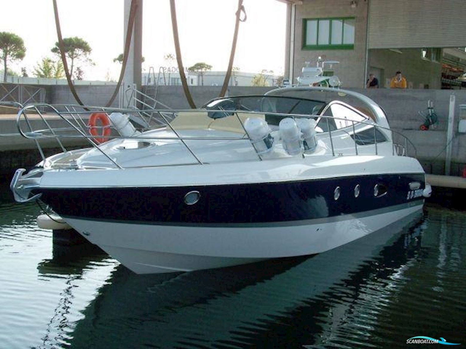 Cranchi Mediterranee 43 Motorbåd 2007, med 2 x Volvo Penta Ips 600 motor, Italien