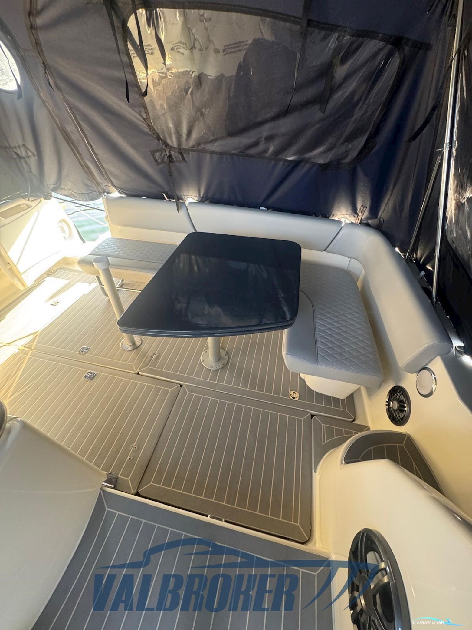 Cranchi Pelican 32