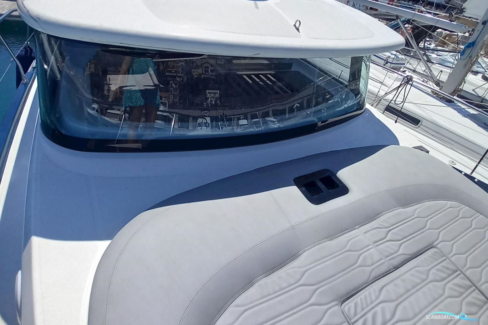 Cranchi T36 Crossover