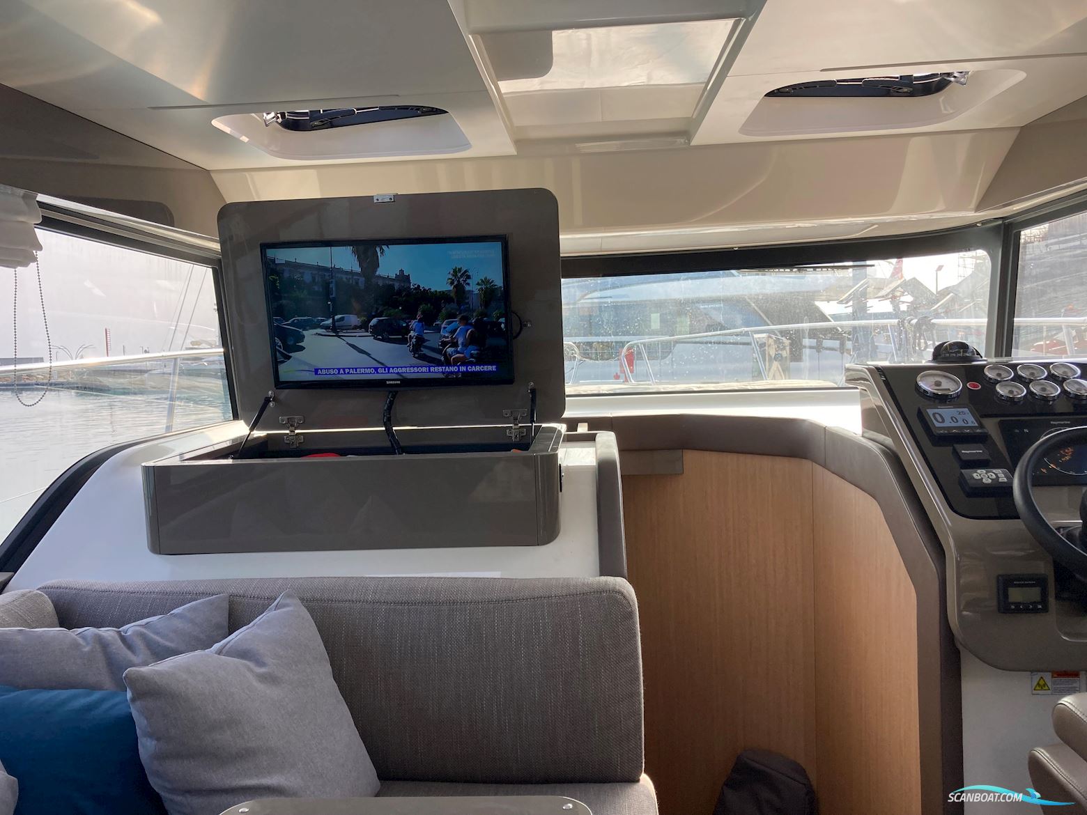 Cranchi T36 Crossover