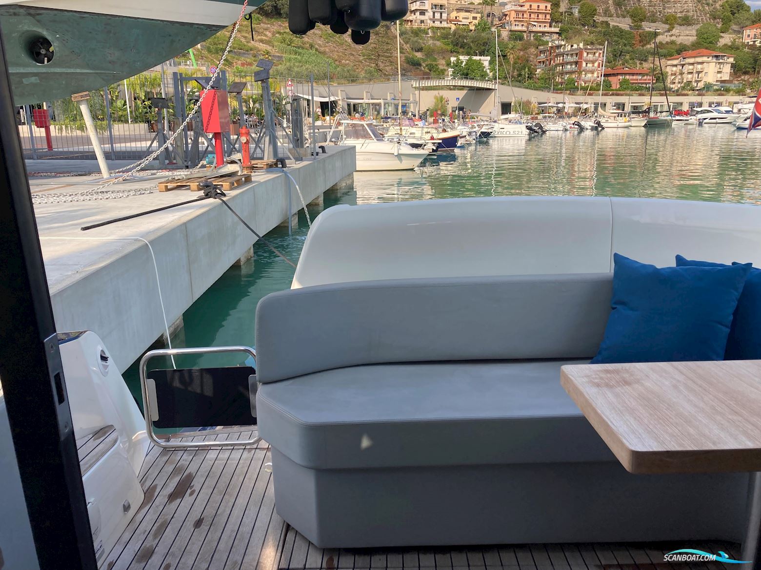 Cranchi T36 Crossover