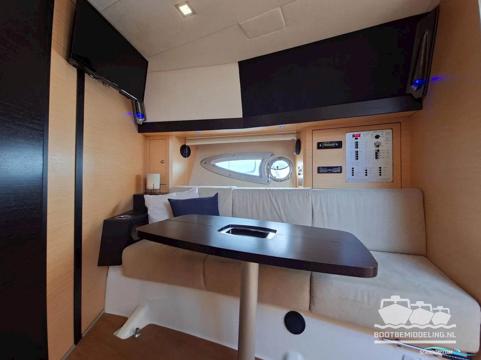 Cranchi Zaffiro 36 HT