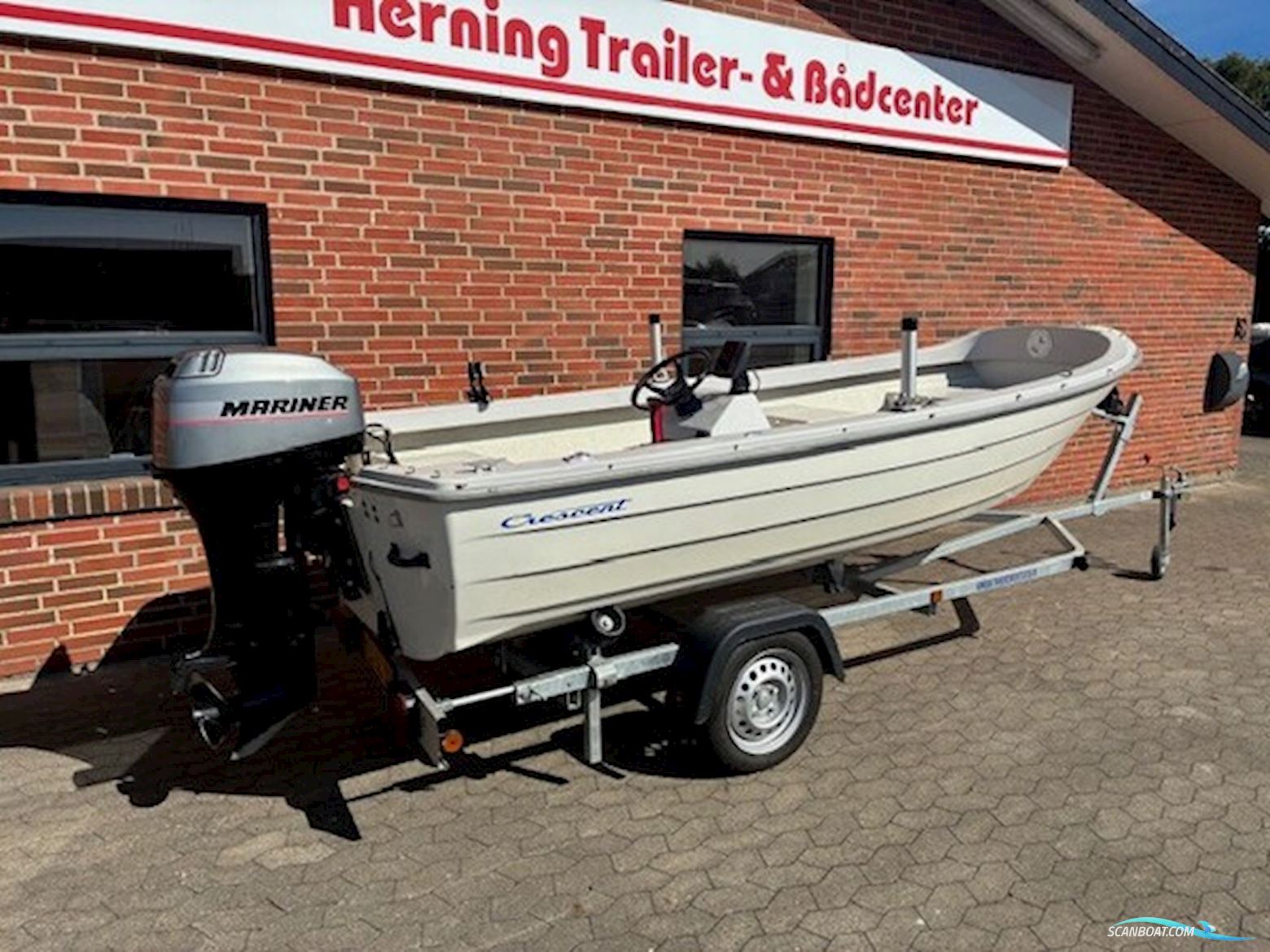 Crescent 434 m/pult og Mariner 30 hk 2-takt og Variant trailer