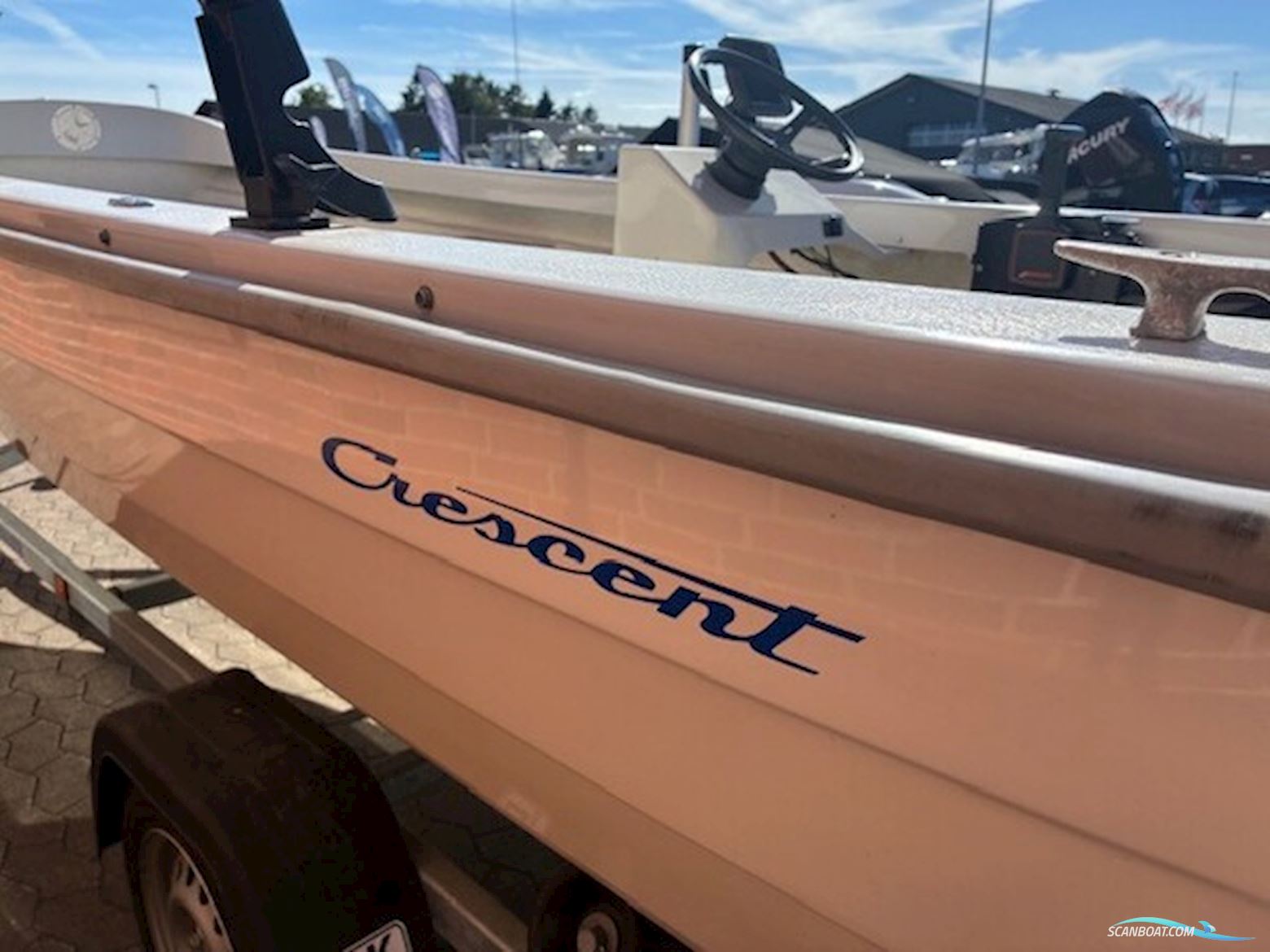 Crescent 434 m/pult og Mariner 30 hk 2-takt og Variant trailer