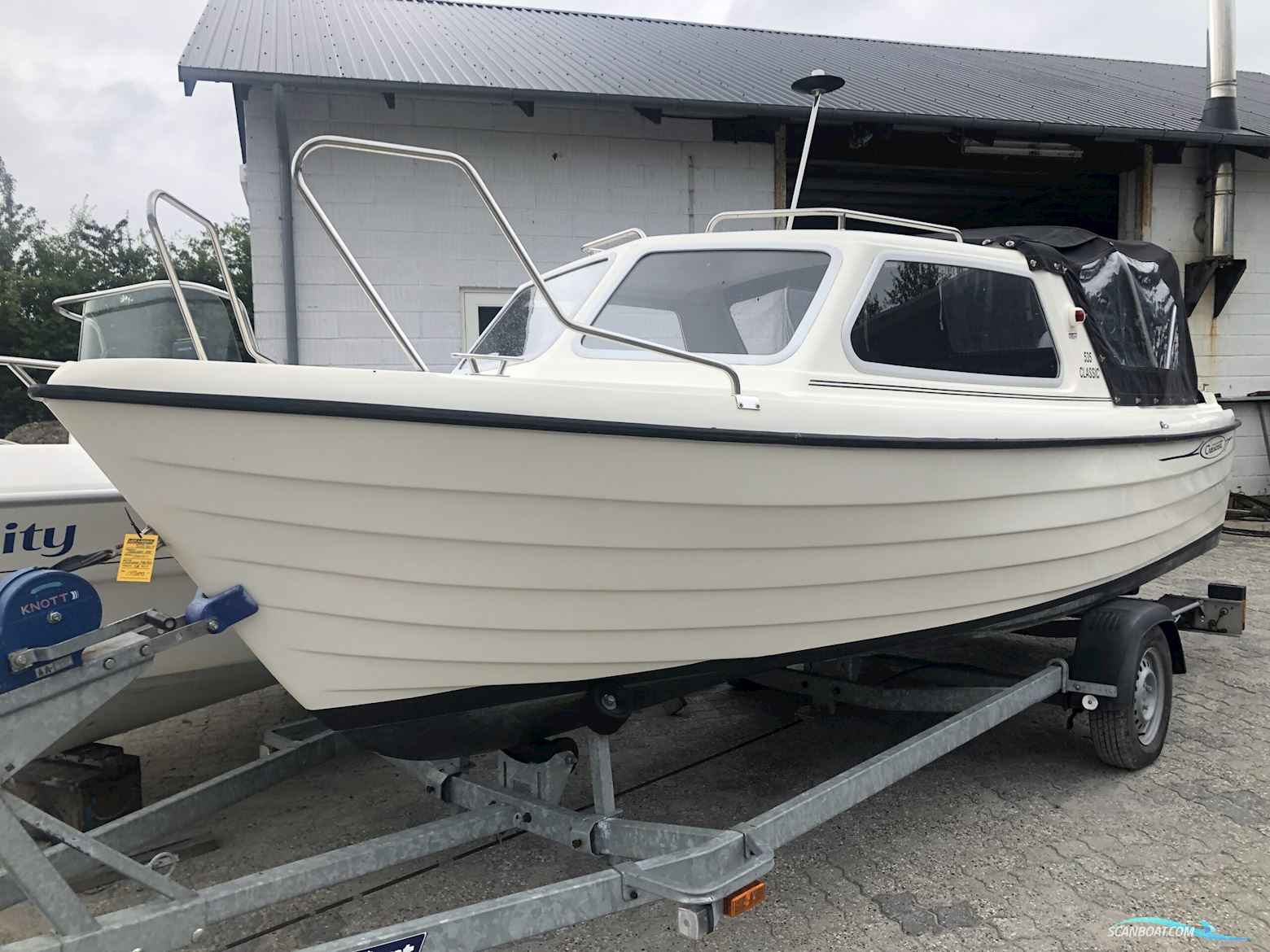 Crescent 535 Classic