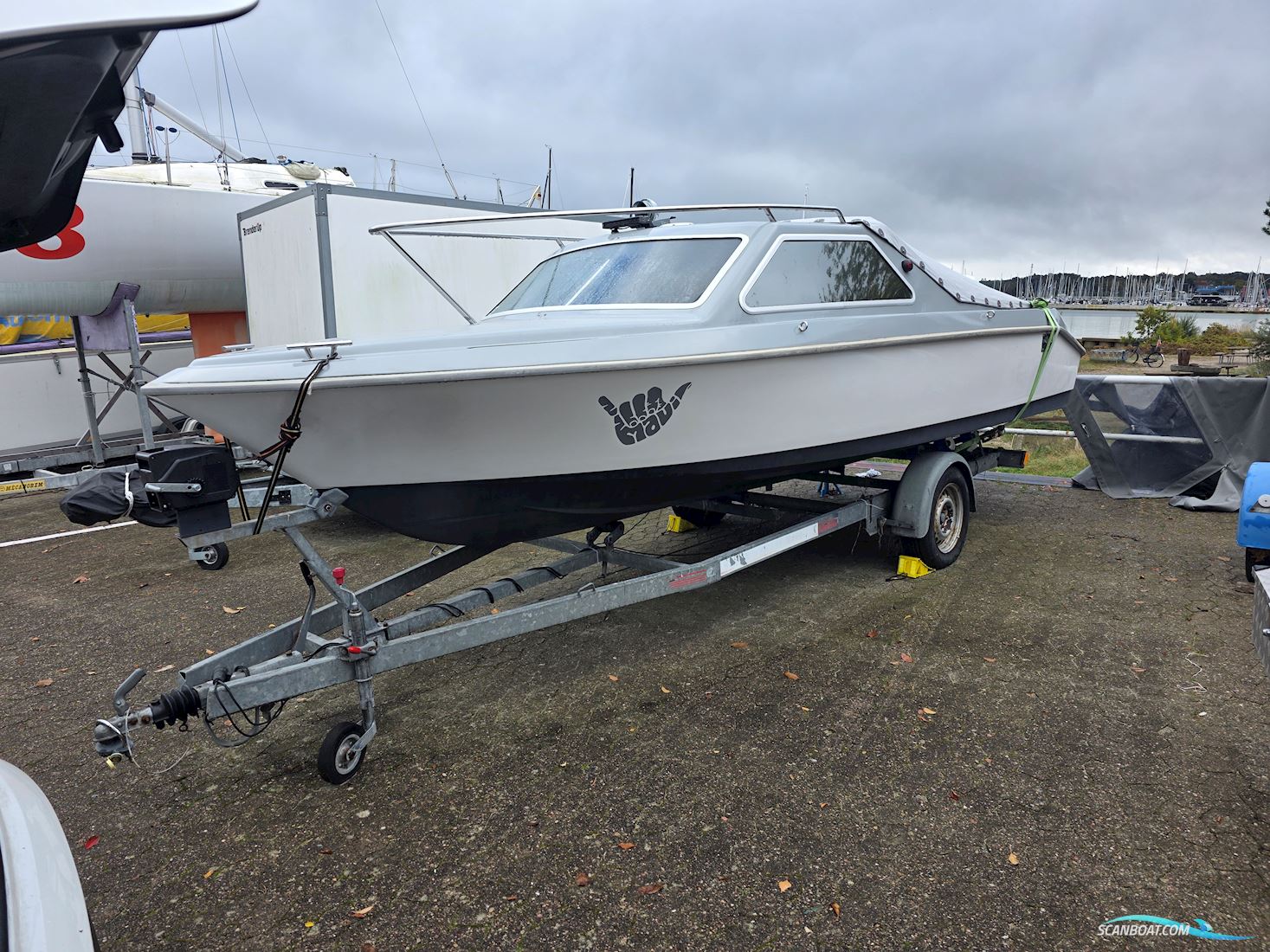 Crescent 590 Crown
