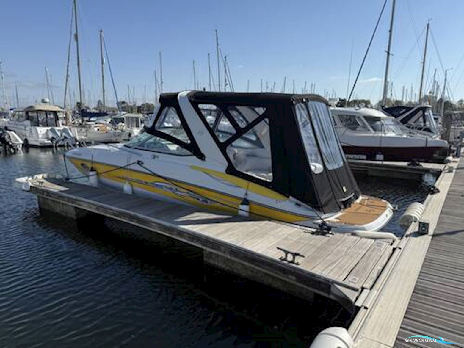 Crownline 275 Ccr Motorbåd 2005, med Mercruiser 6.2L motor, England