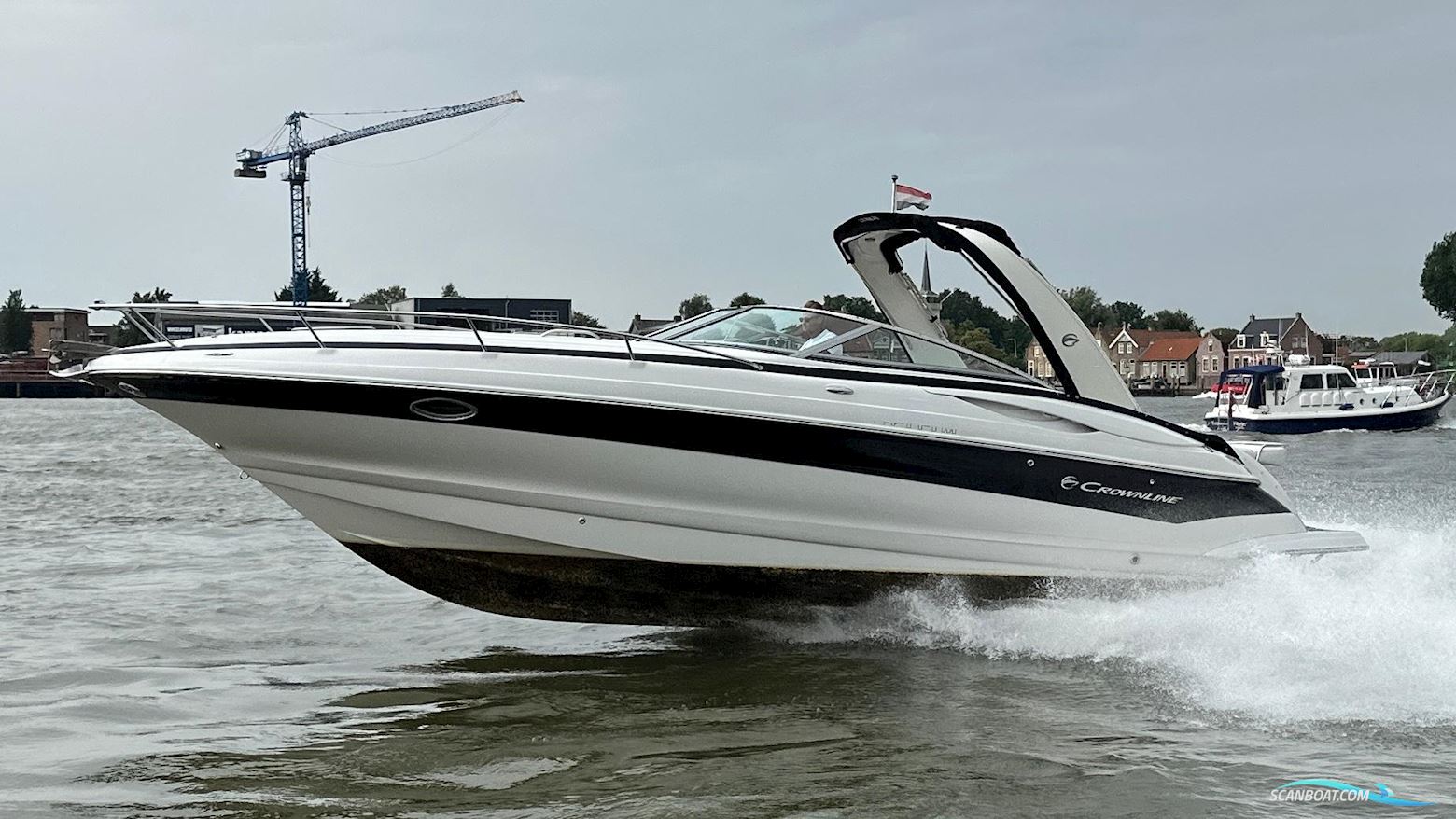 Crownline 315 Scr Motorbåd 2007, med Mercruiser motor, Holland