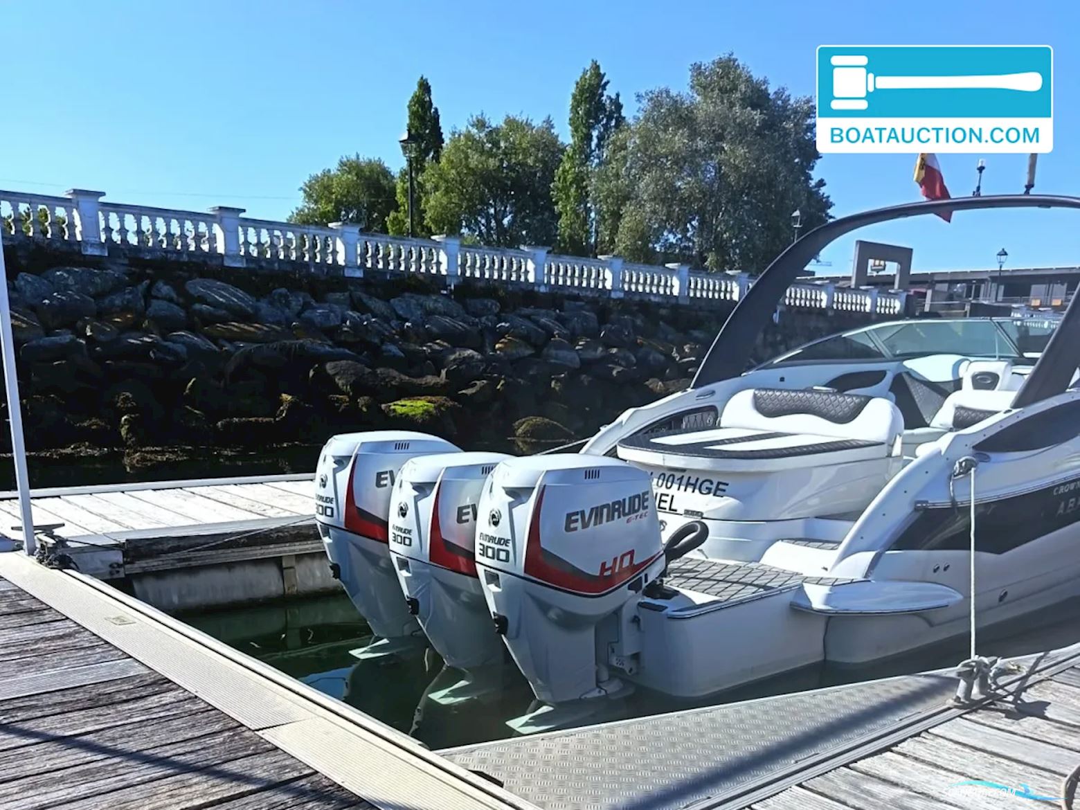 Crownline 315 SCR