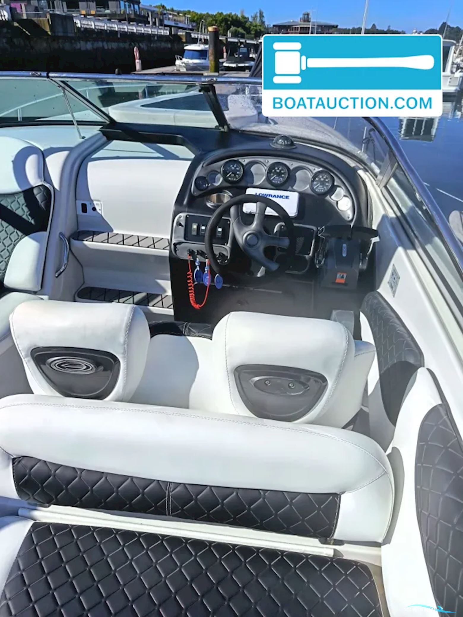 Crownline 315 SCR