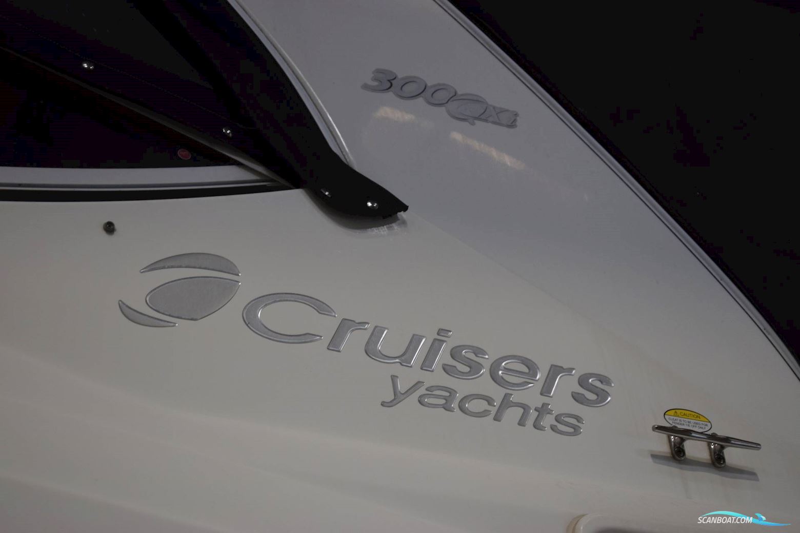 Cruiser Yachts 300 Express - Twin Volvo Penta D3/Udstyr - Diesel