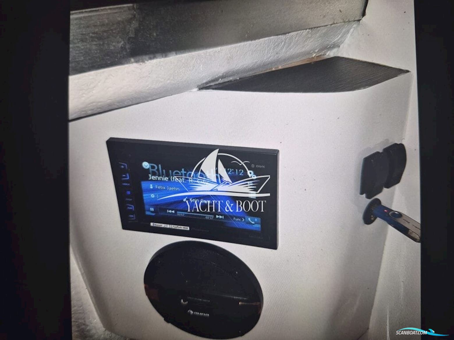 Cruiser Yachts 3270 Esprit