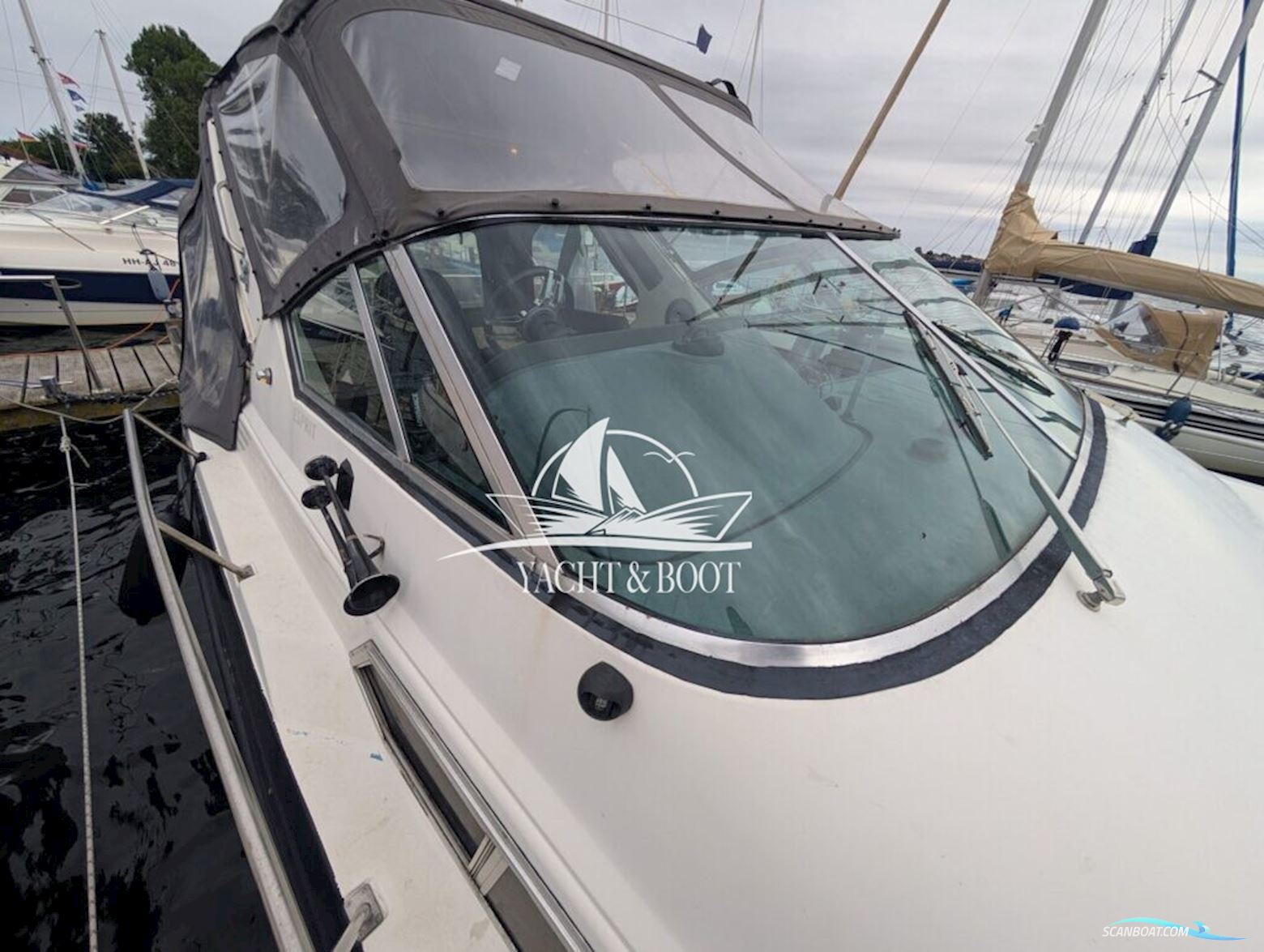Cruiser Yachts 3270 Esprit