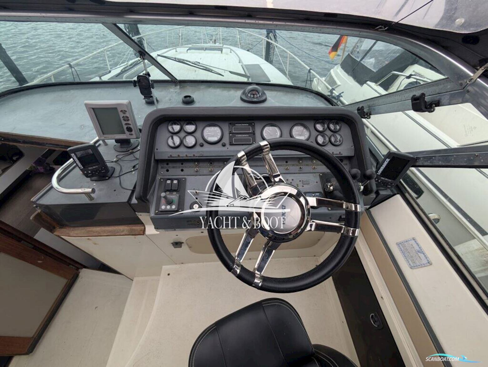 Cruiser Yachts 3270 Esprit
