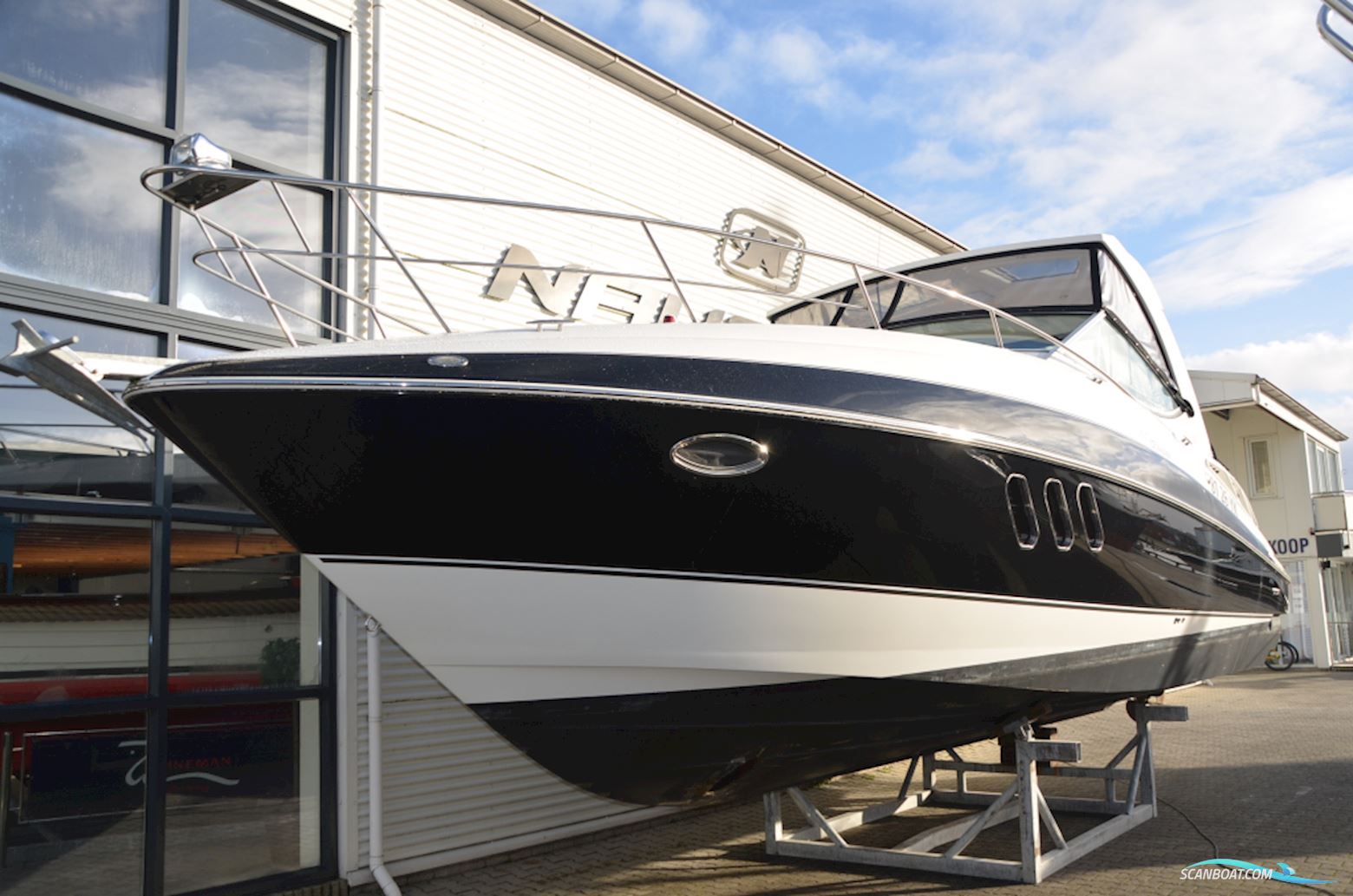 Cruisers 330 Express