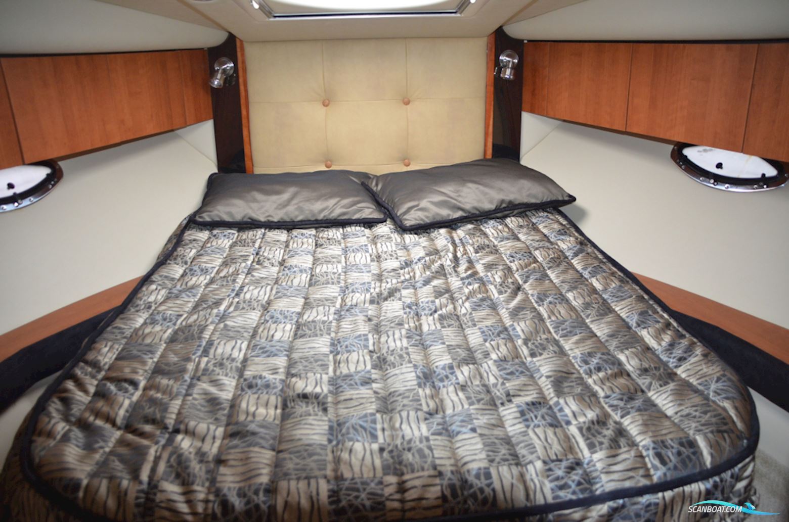 Cruisers 330 Express