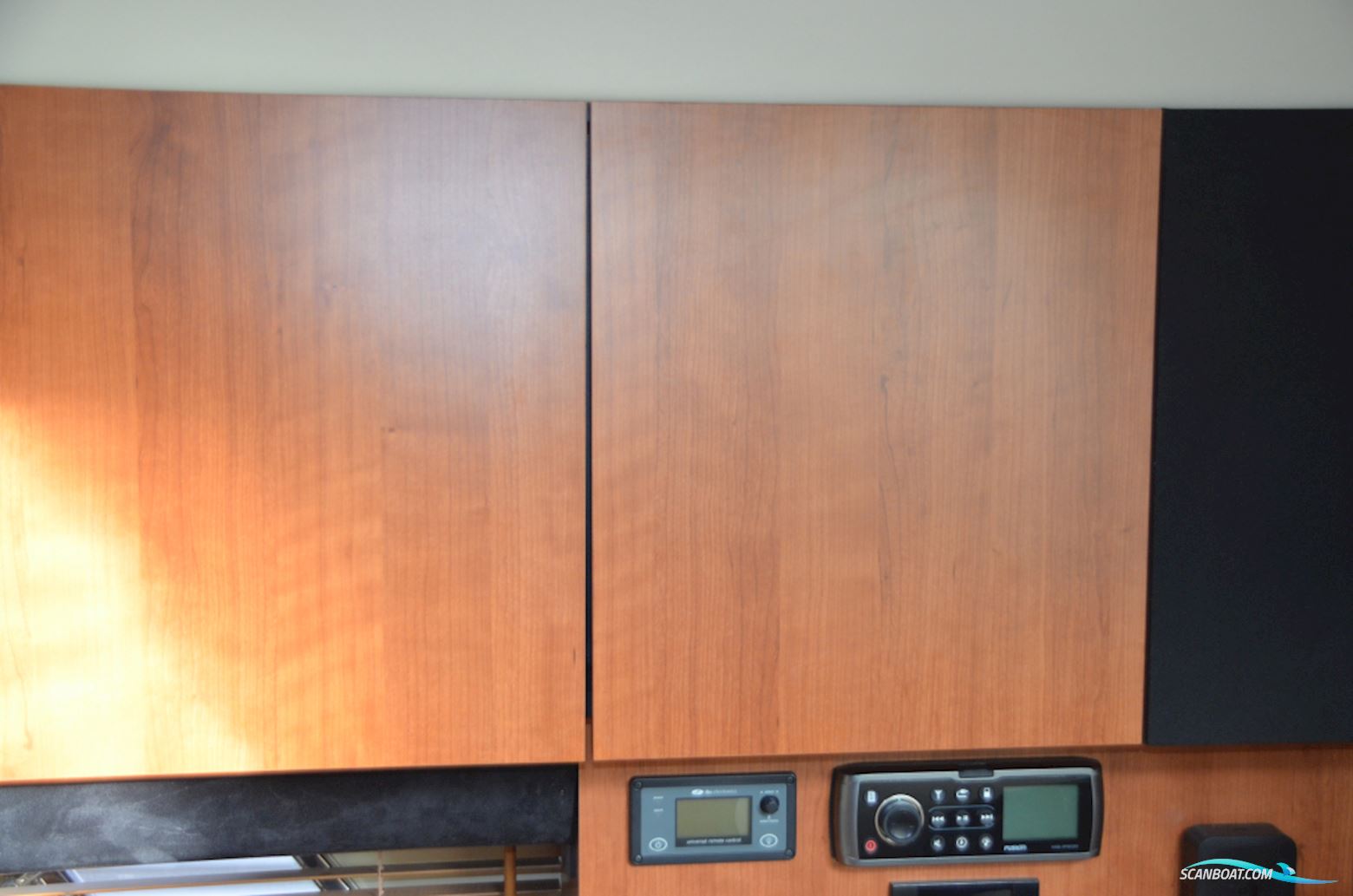 Cruisers 330 Express