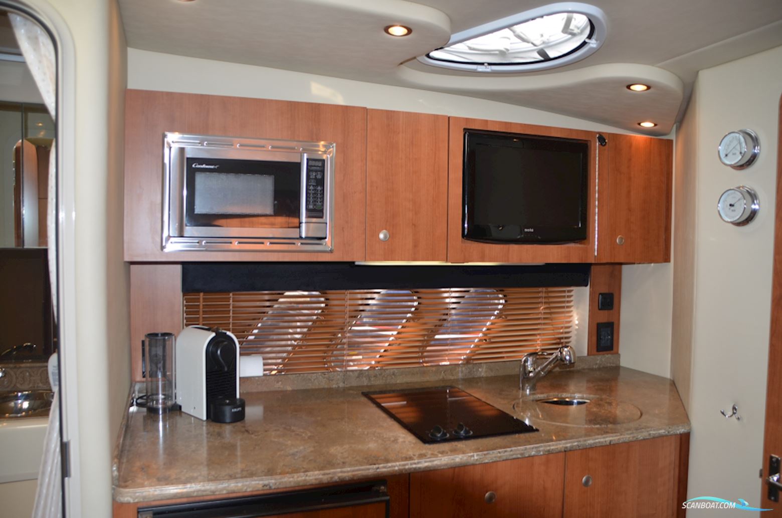 Cruisers 330 Express