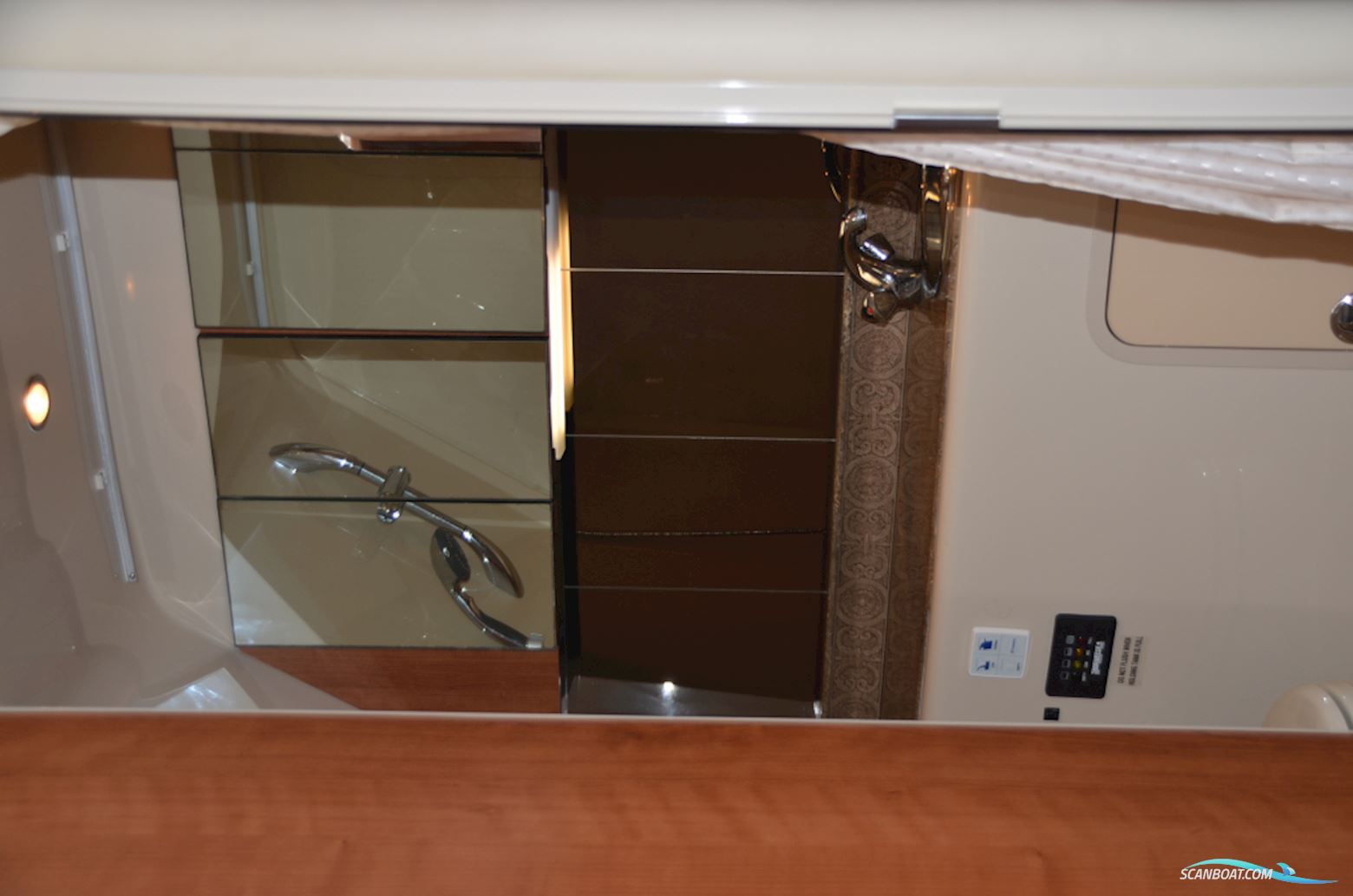 Cruisers 330 Express