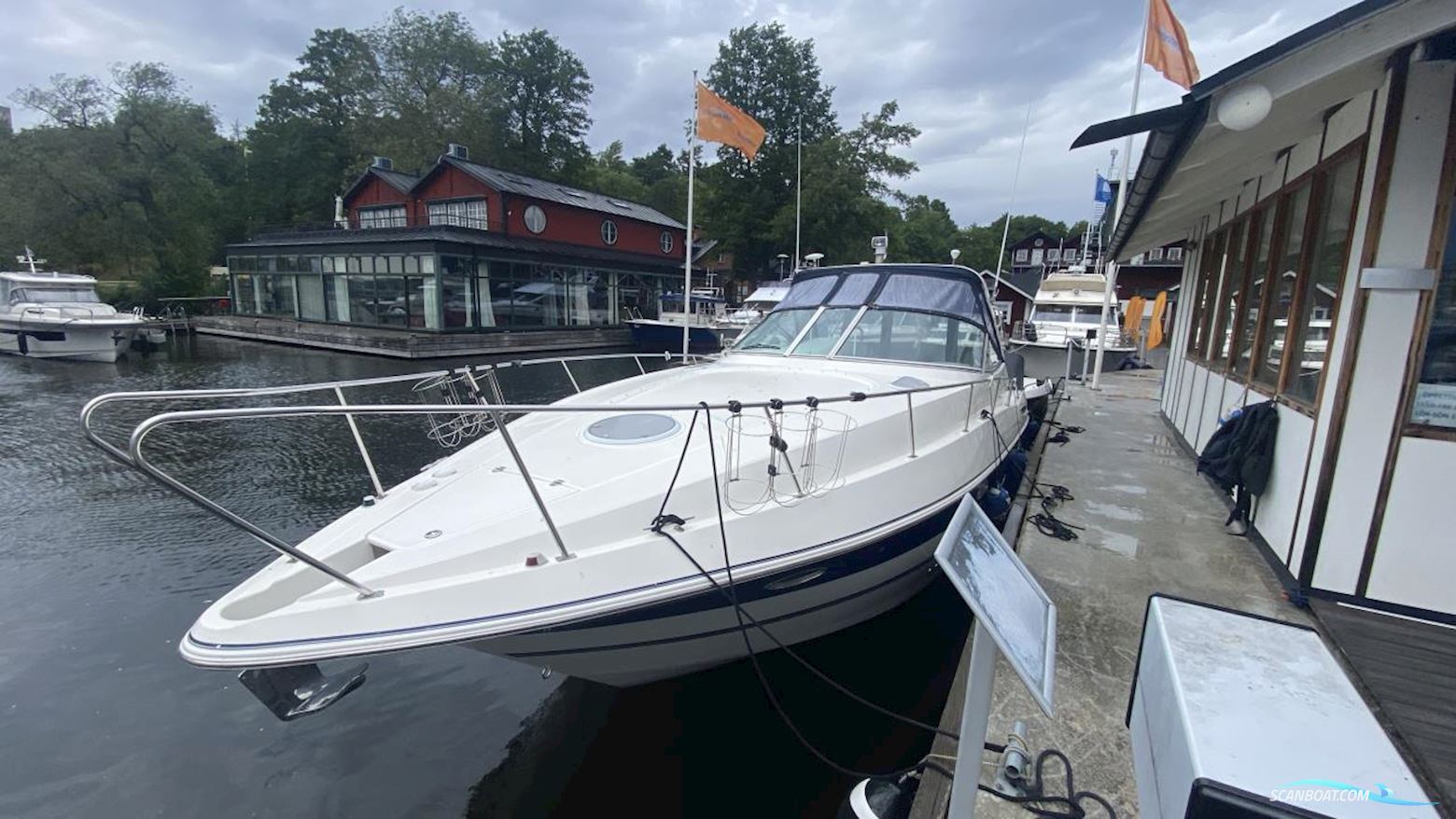 Cruisers Yacht 340 Express