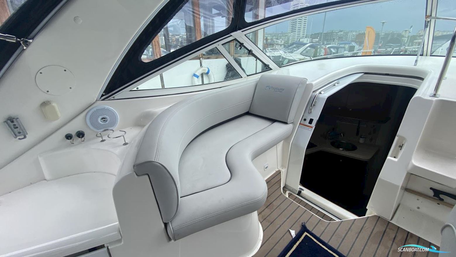 Cruisers Yacht 340 Express