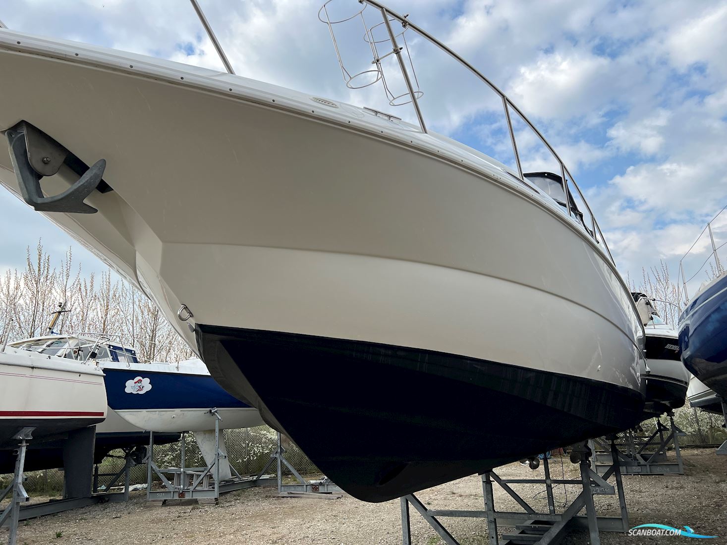 Cruisers Yacht Rouge 3075