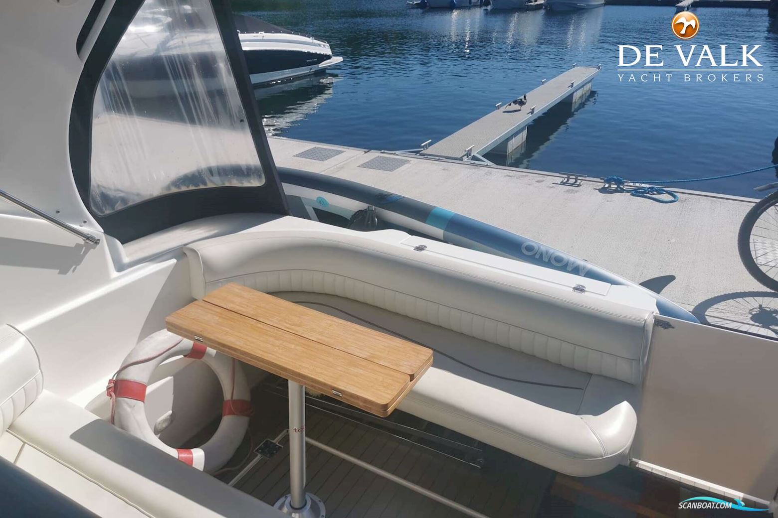 Cruisers Yachts 3075 Rogue