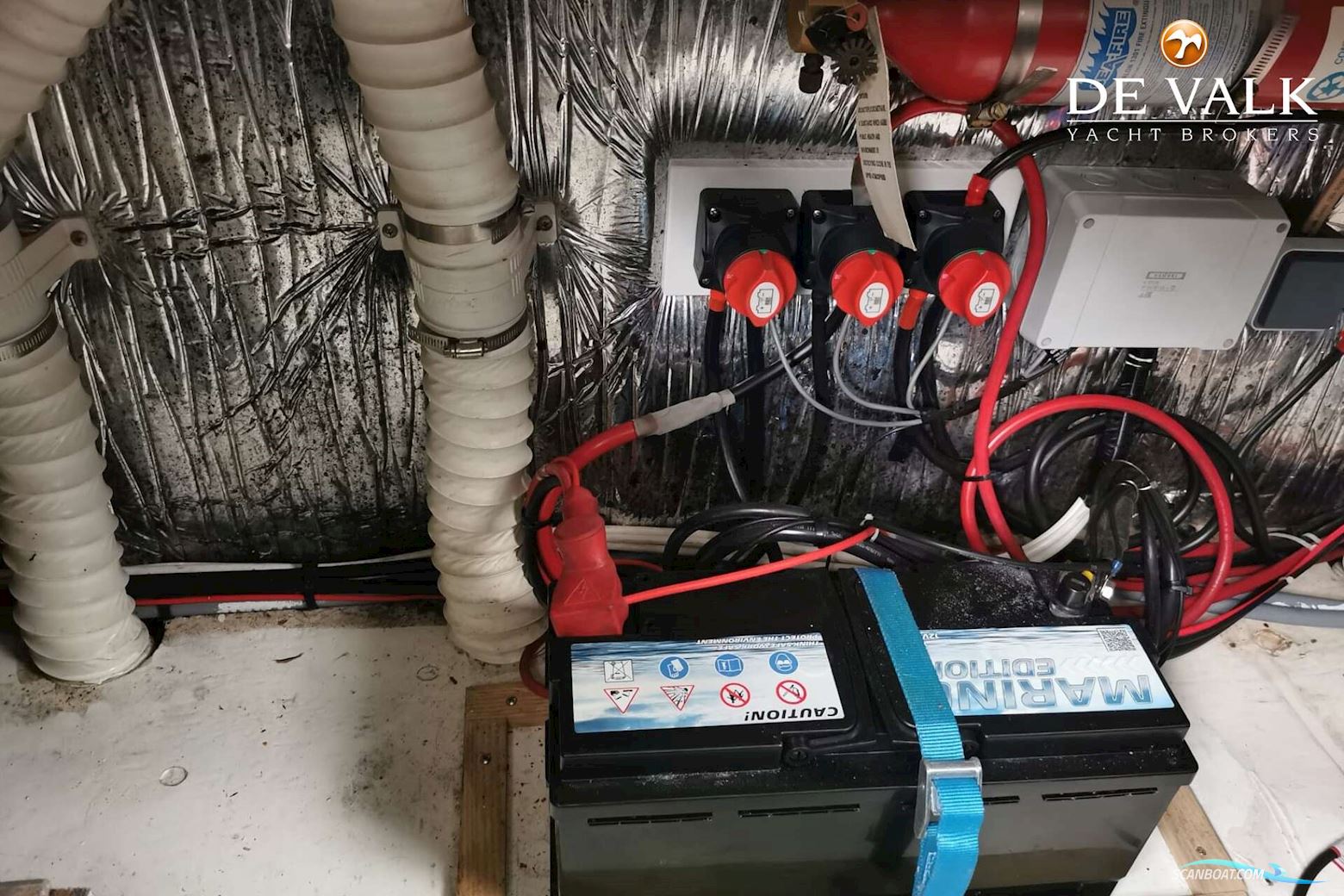 Cruisers Yachts 3075 Rogue