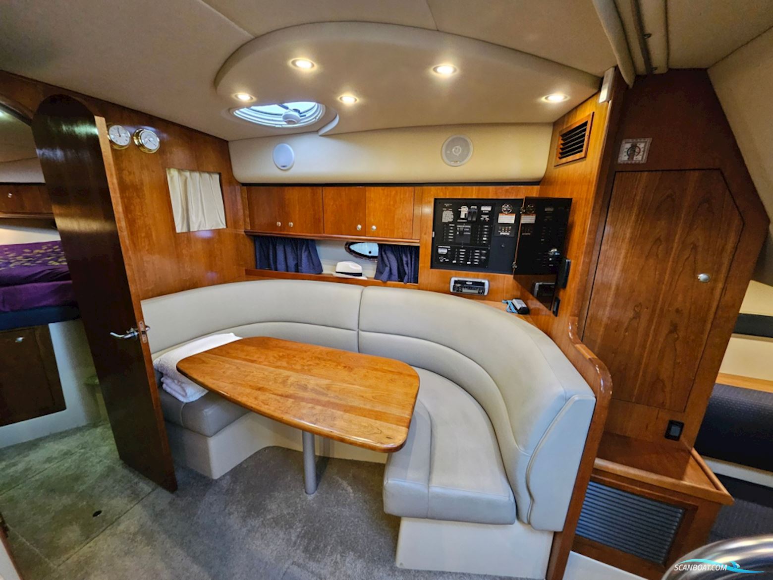 Cruisers Yachts 340 Express