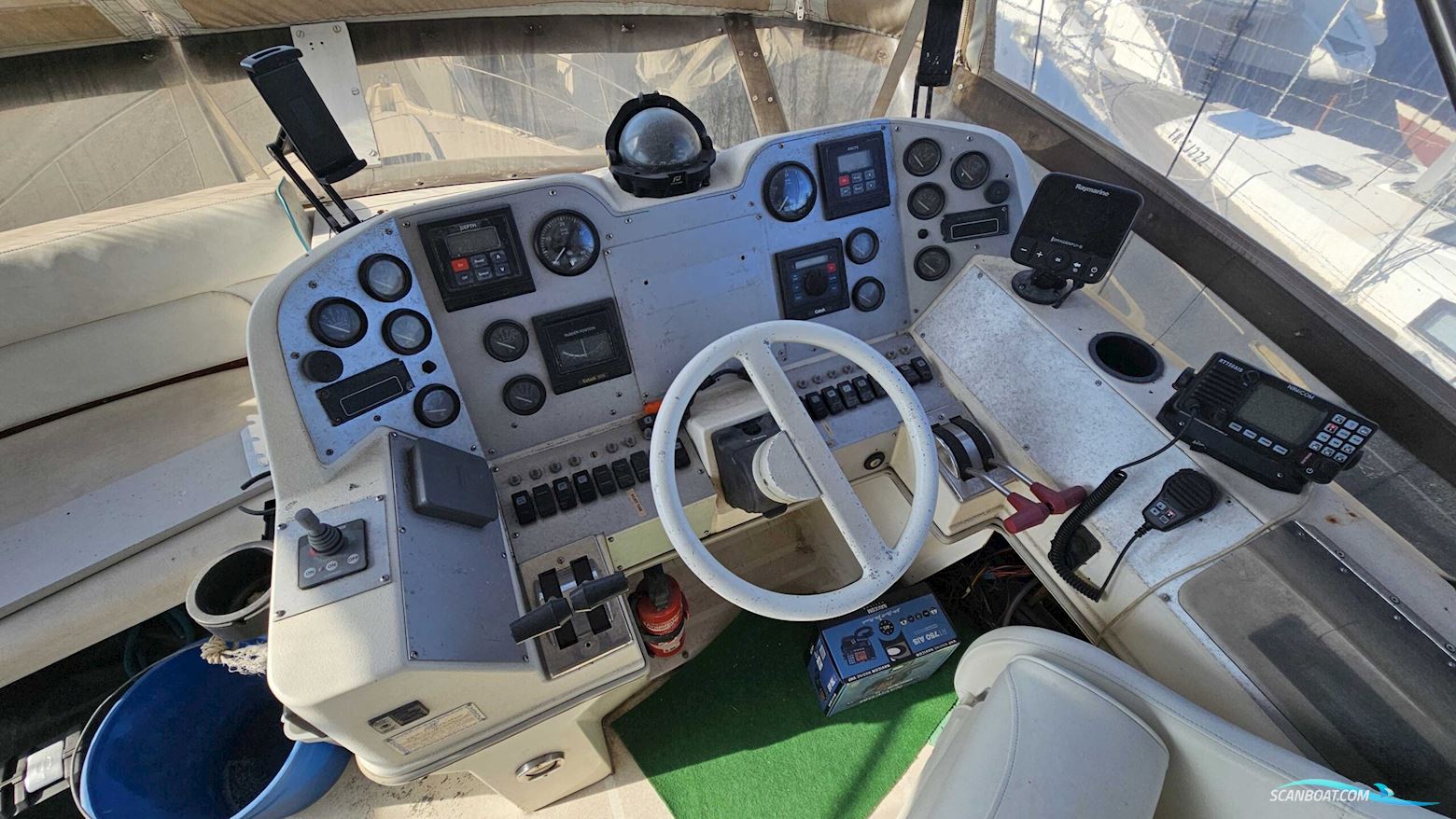 Cruisers Yachts 3850 AFT