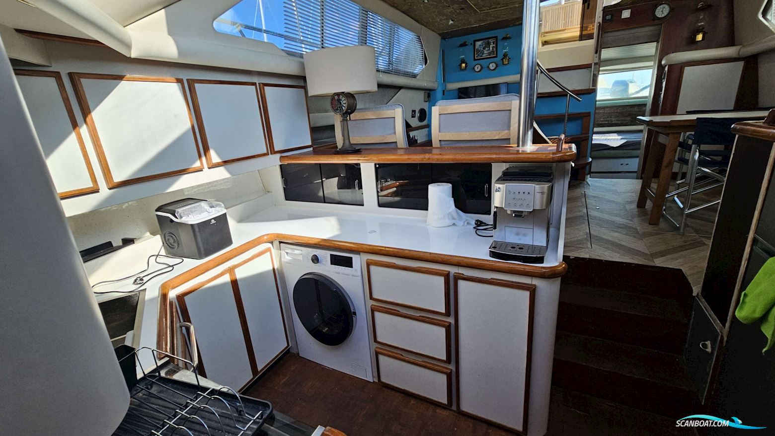 Cruisers Yachts 3850 AFT