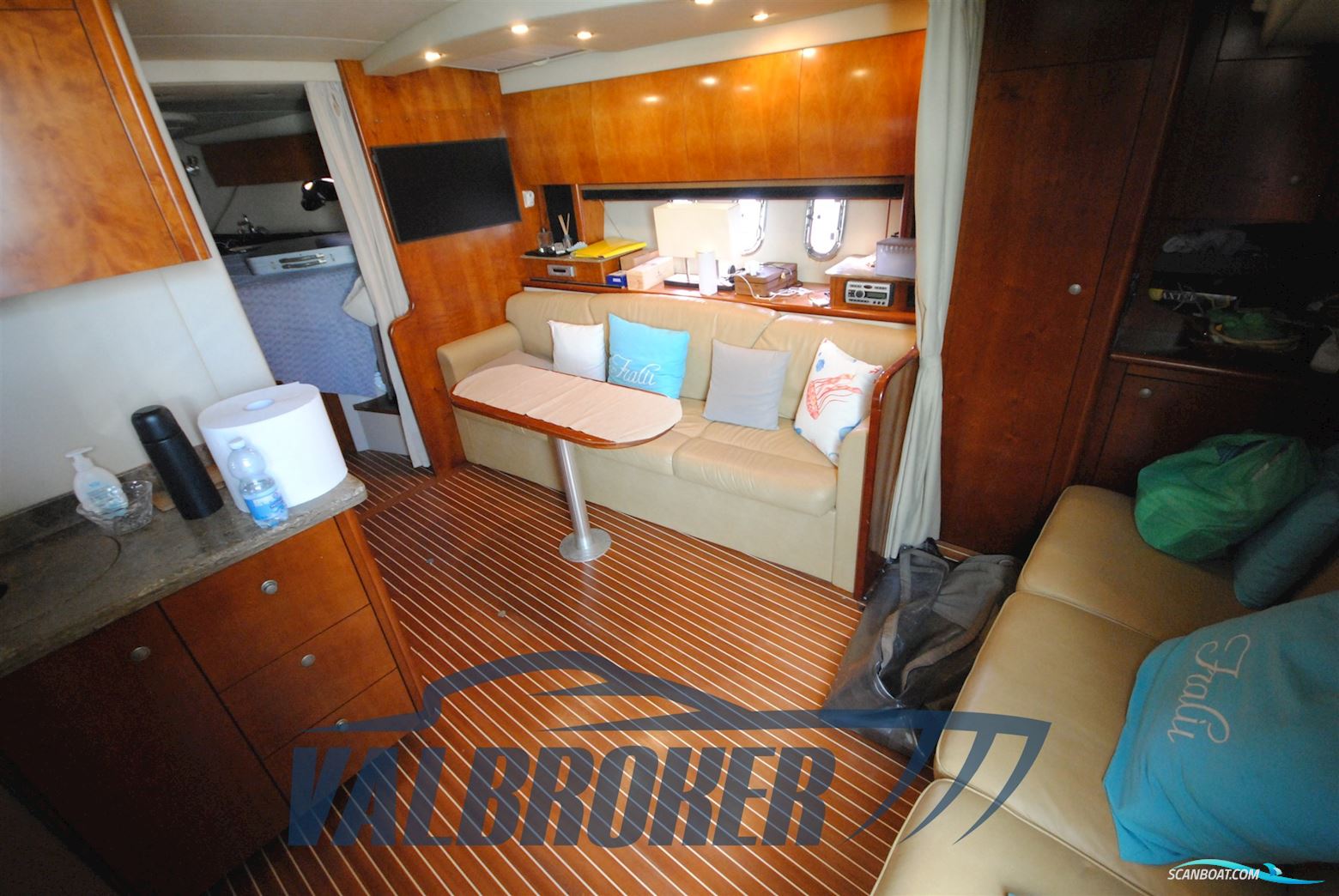 Cruisers Yachts 390 SC