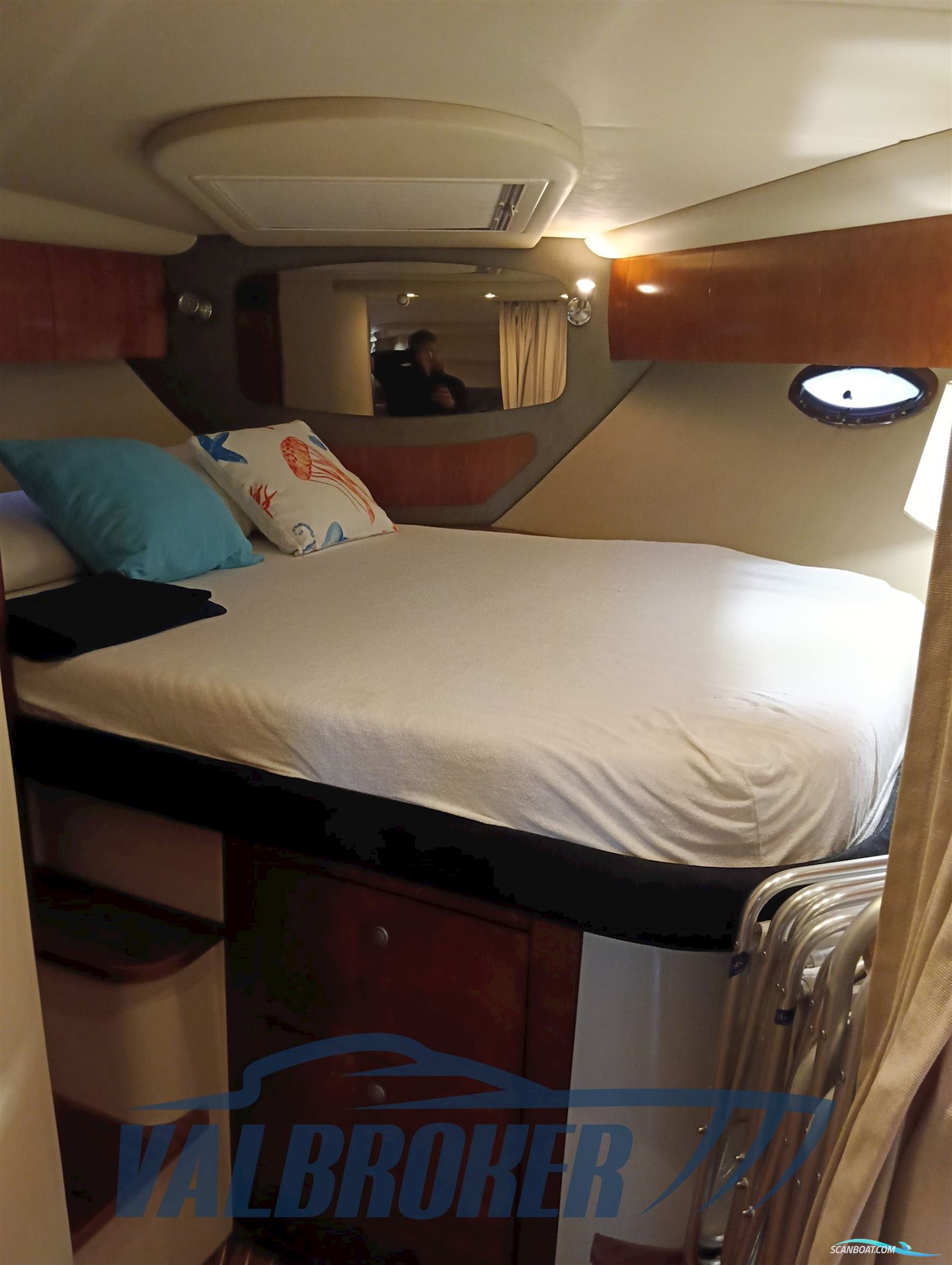 Cruisers Yachts 390 SC