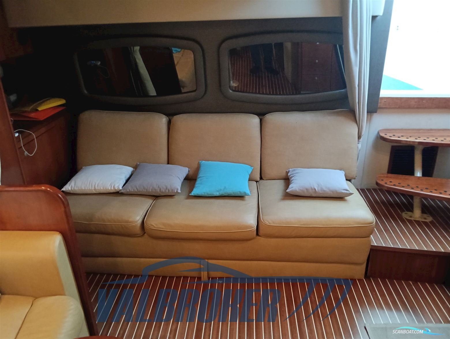 Cruisers Yachts 390 SC