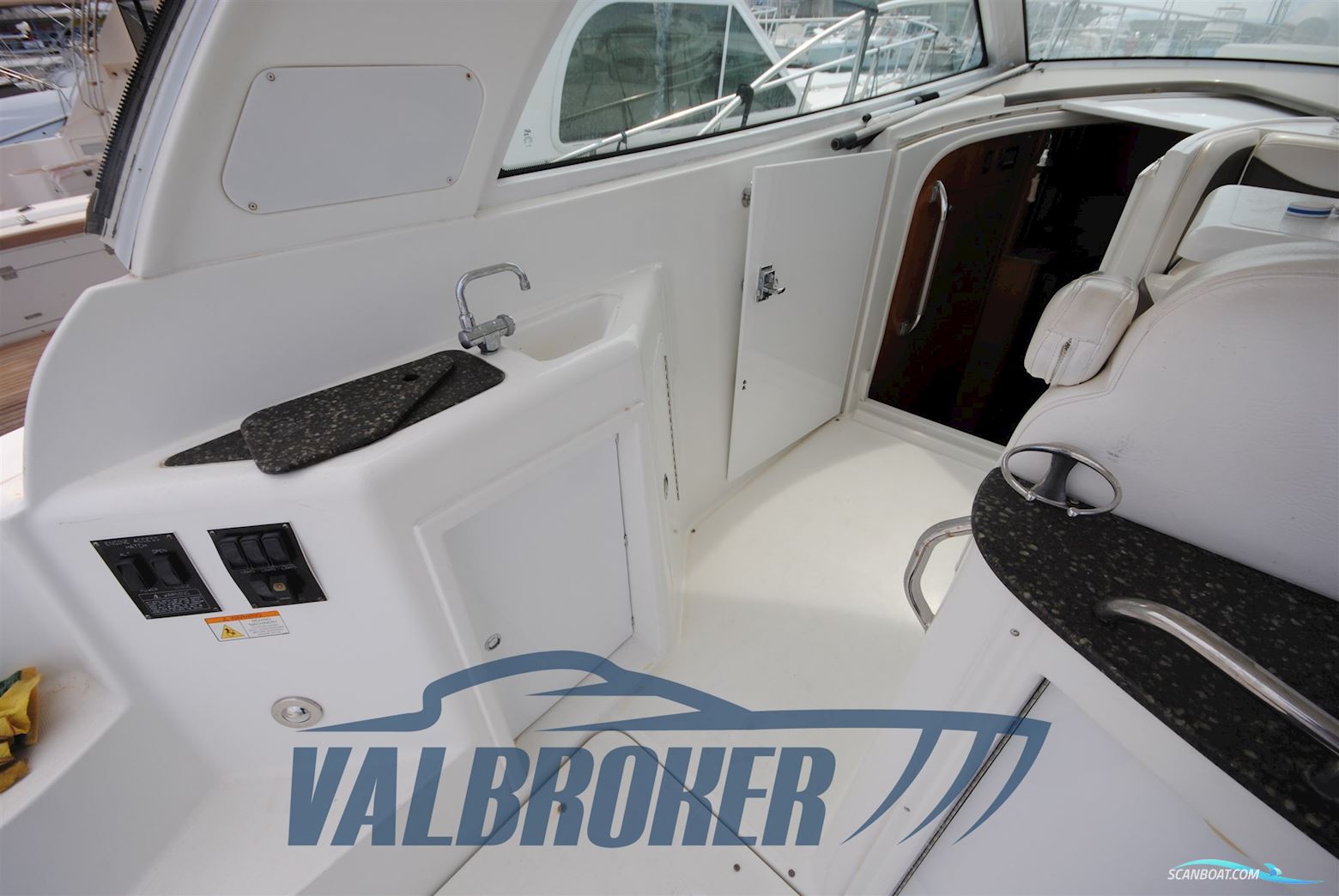 Cruisers Yachts 390 SC