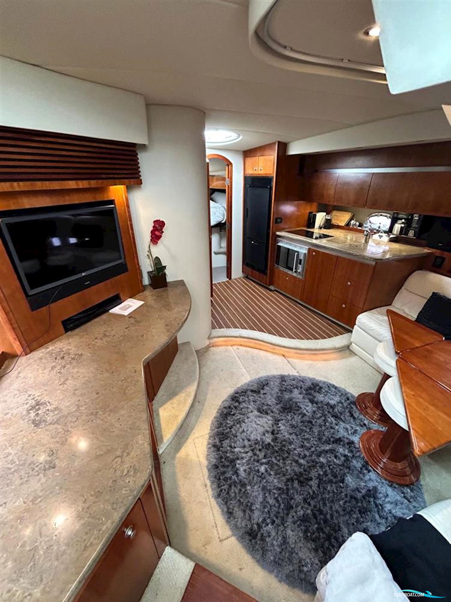 Cruisers Yachts 420 Express