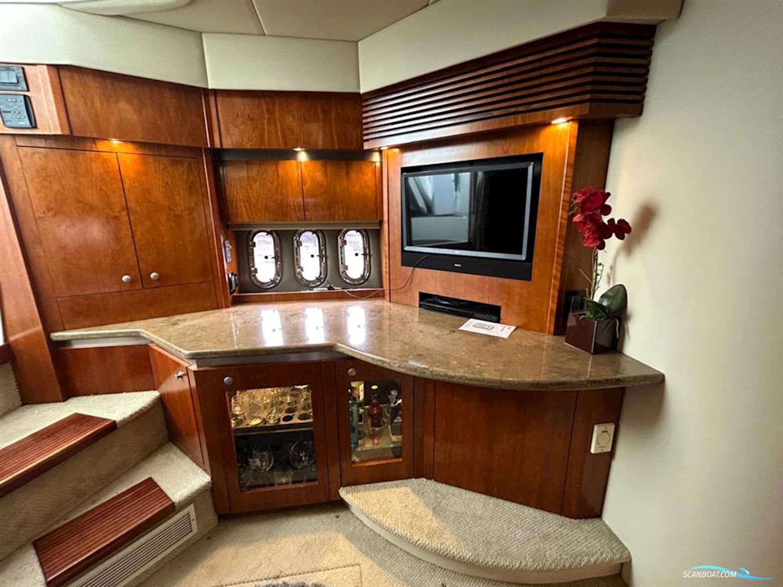 Cruisers Yachts 420 Express