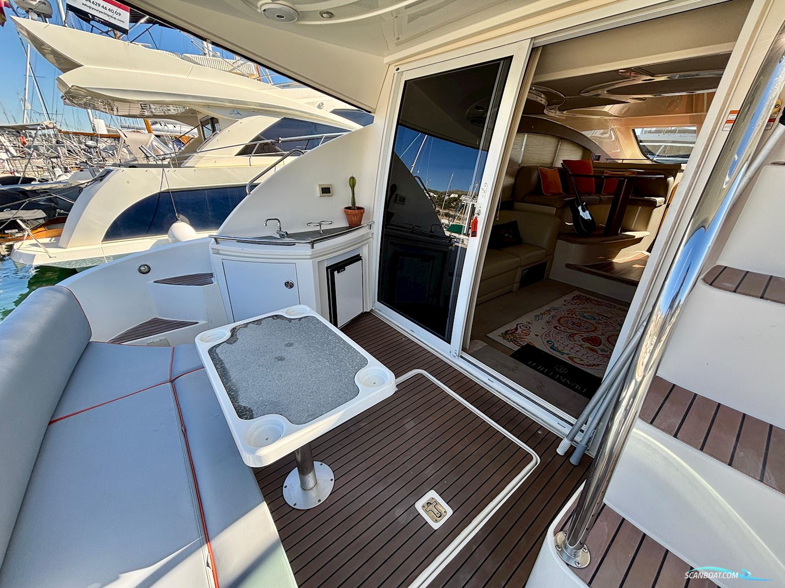 Cruisers Yachts 447 Sport Sedan