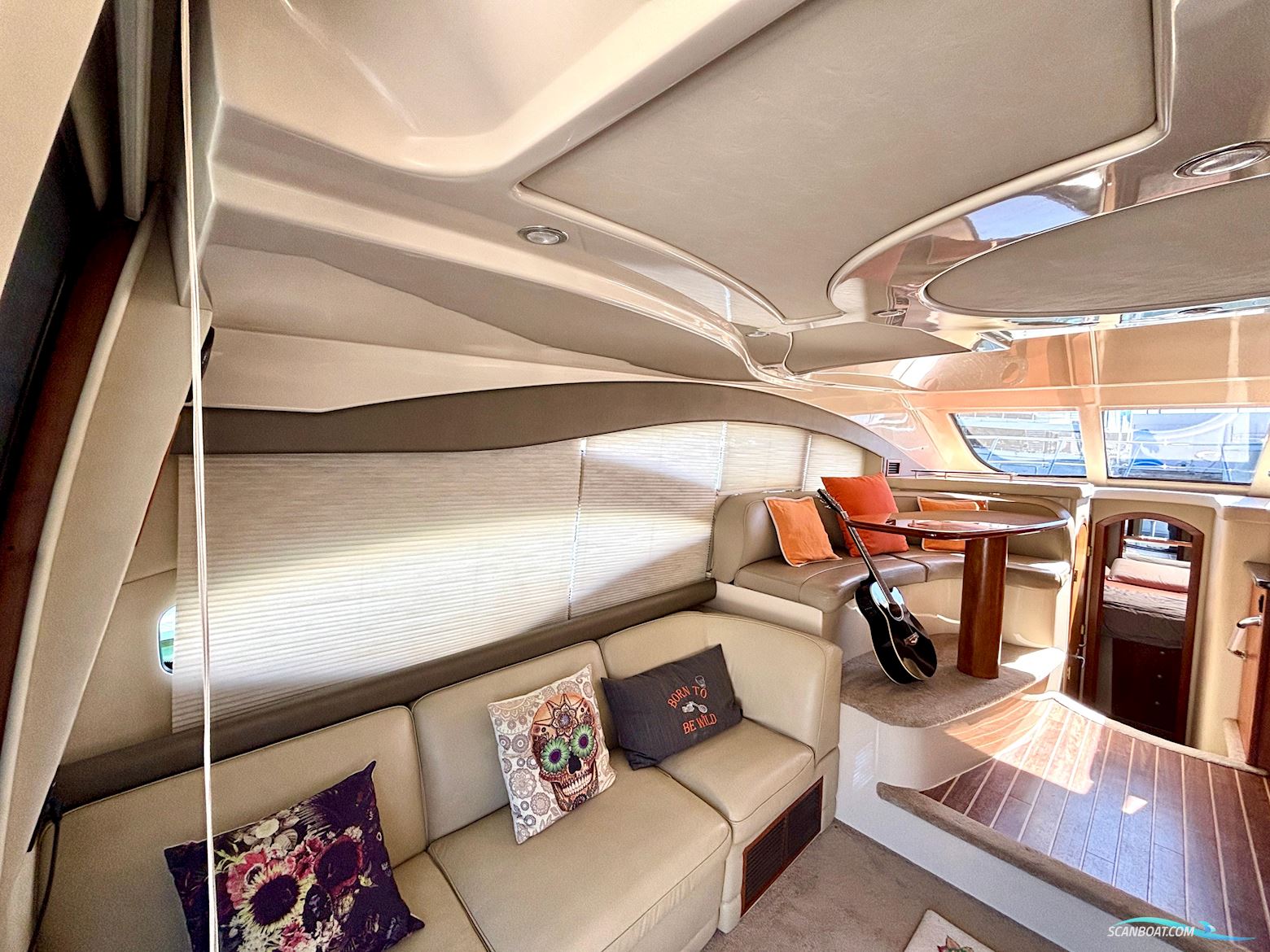 Cruisers Yachts 447 Sport Sedan