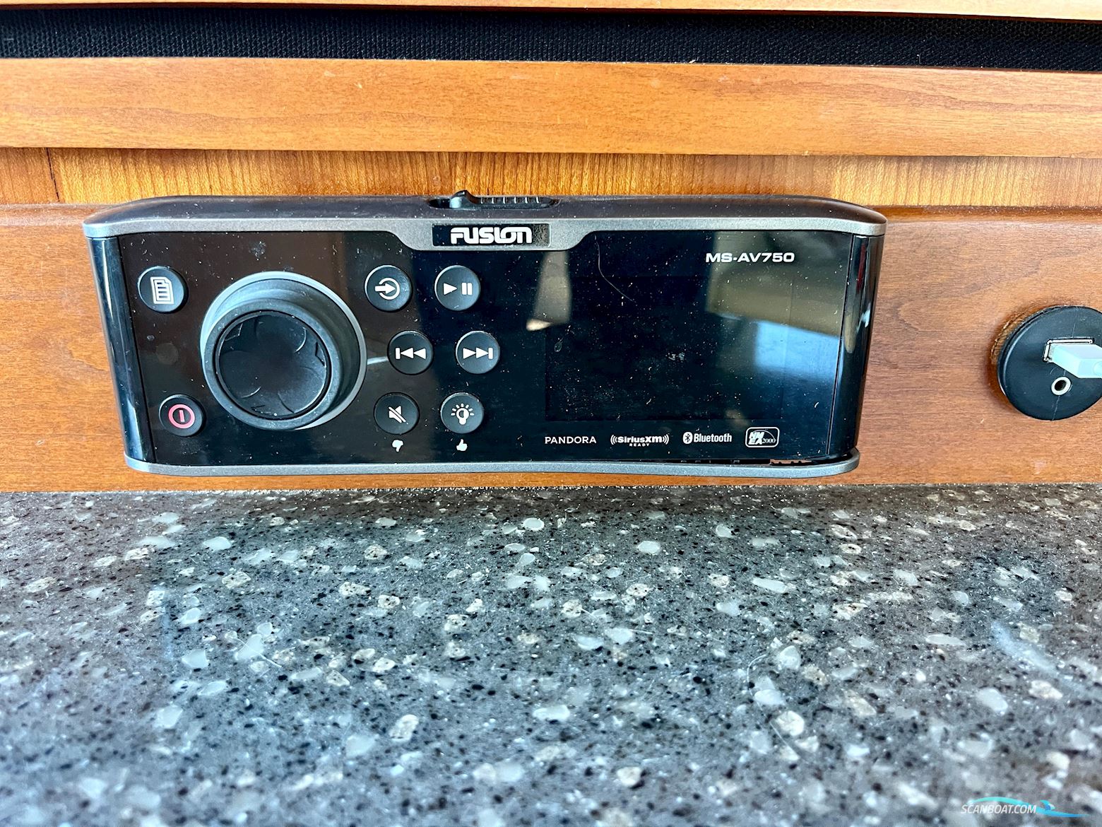 Cruisers Yachts 447 Sport Sedan