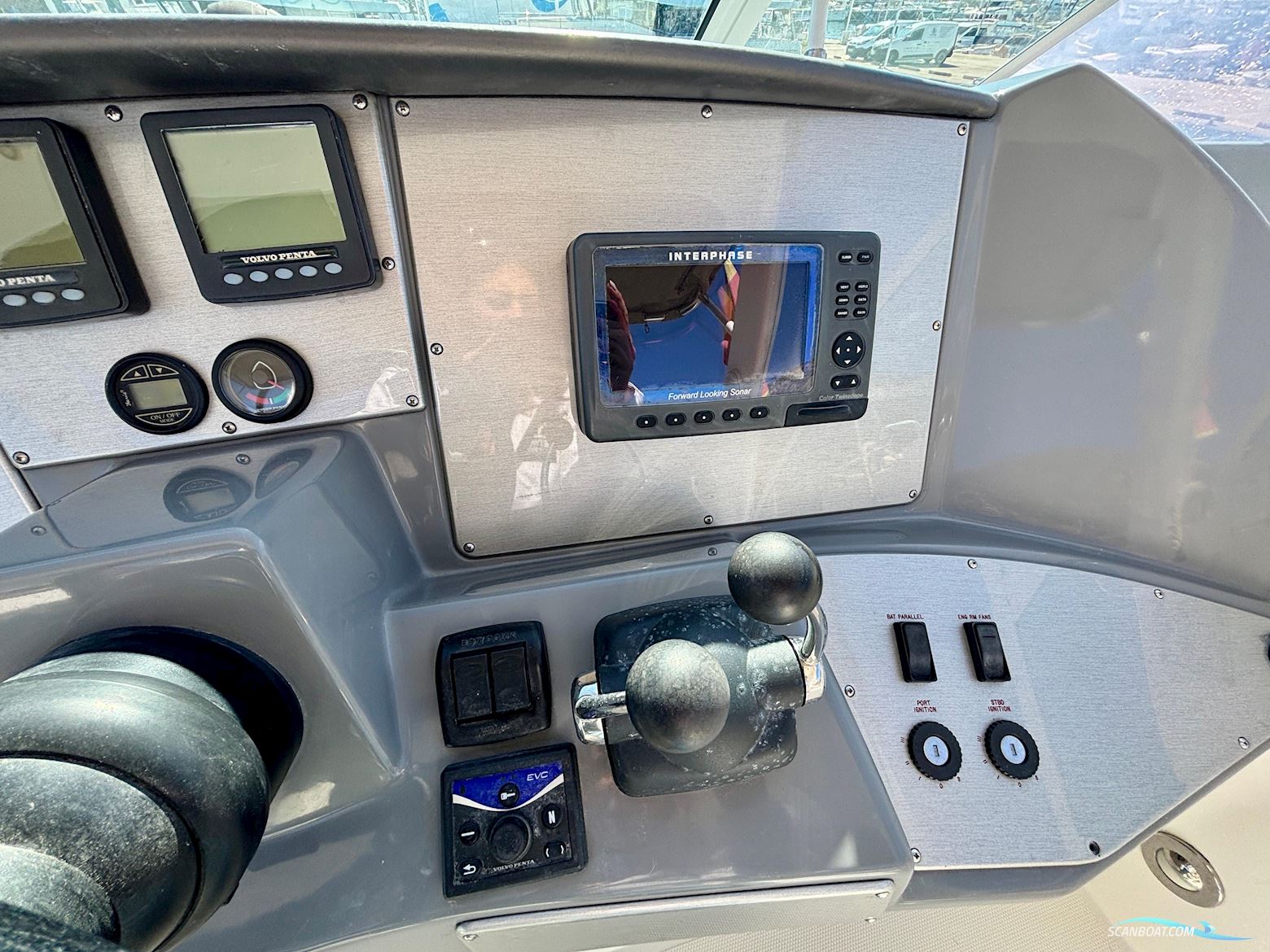 Cruisers Yachts 447 Sport Sedan